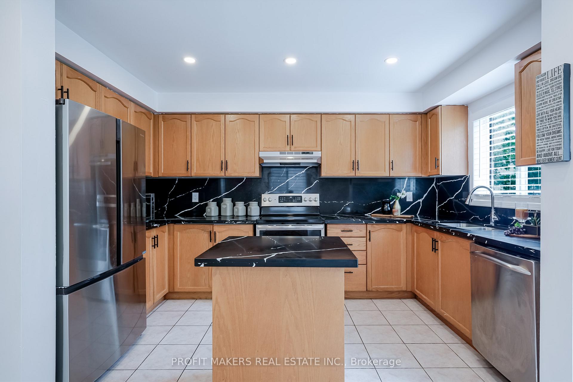 Photo 10 of 64 Tiller Trail, Brampton, Fletcher's Creek Village — HOMEH