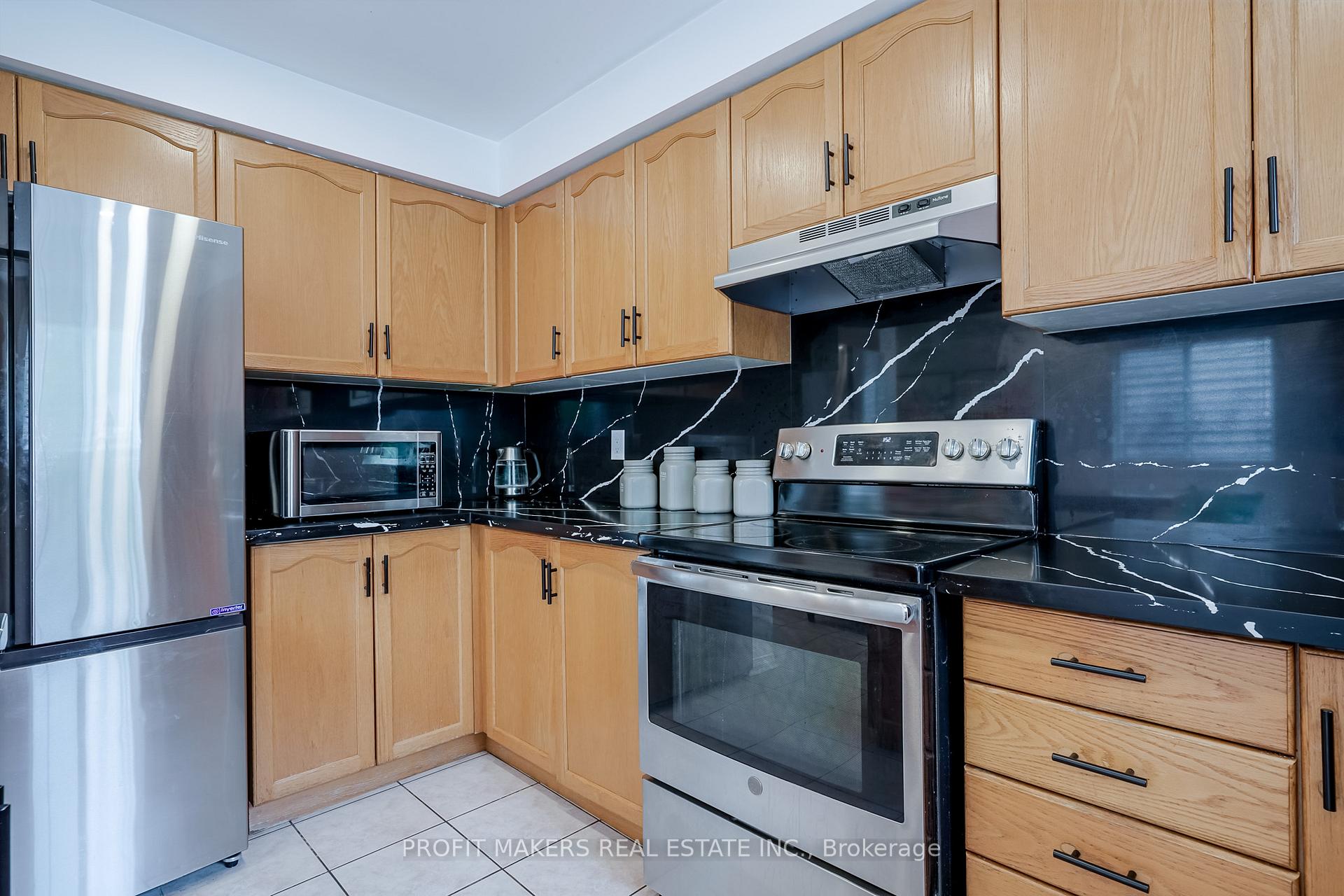 Photo 16 of 64 Tiller Trail, Brampton, Fletcher's Creek Village — HOMEH