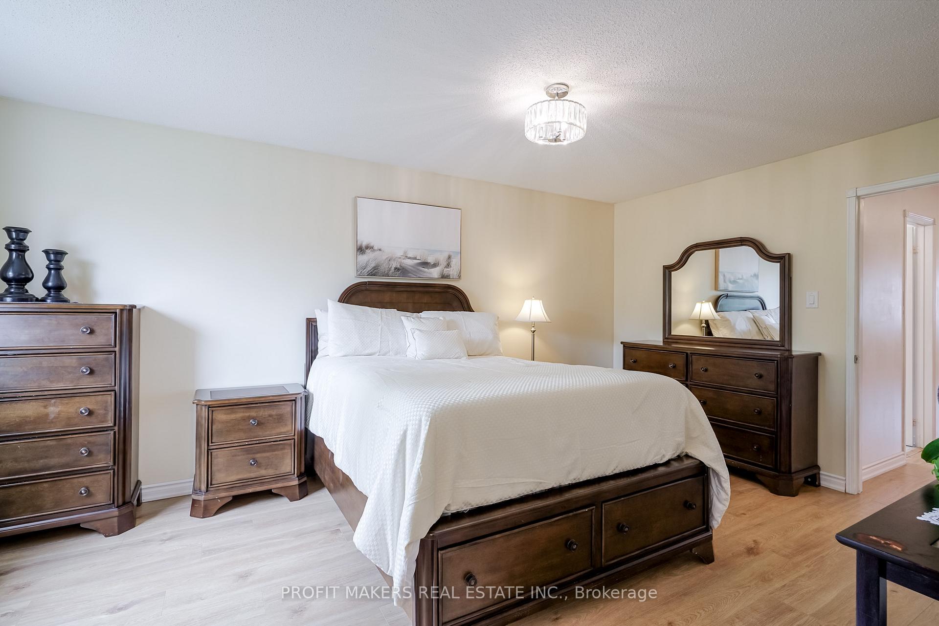 Photo 15 of 64 Tiller Trail, Brampton, Fletcher's Creek Village — HOMEH