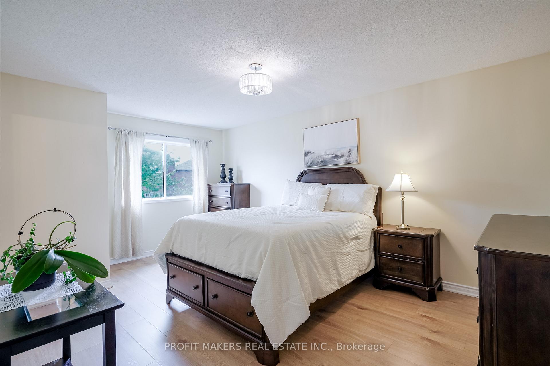 Photo 24 of 64 Tiller Trail, Brampton, Fletcher's Creek Village — HOMEH