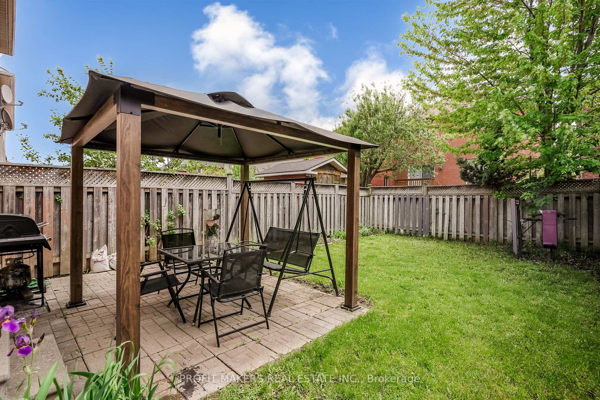 Photo 20 of 64 Tiller Trail, Brampton, Fletcher's Creek Village — HOMEH