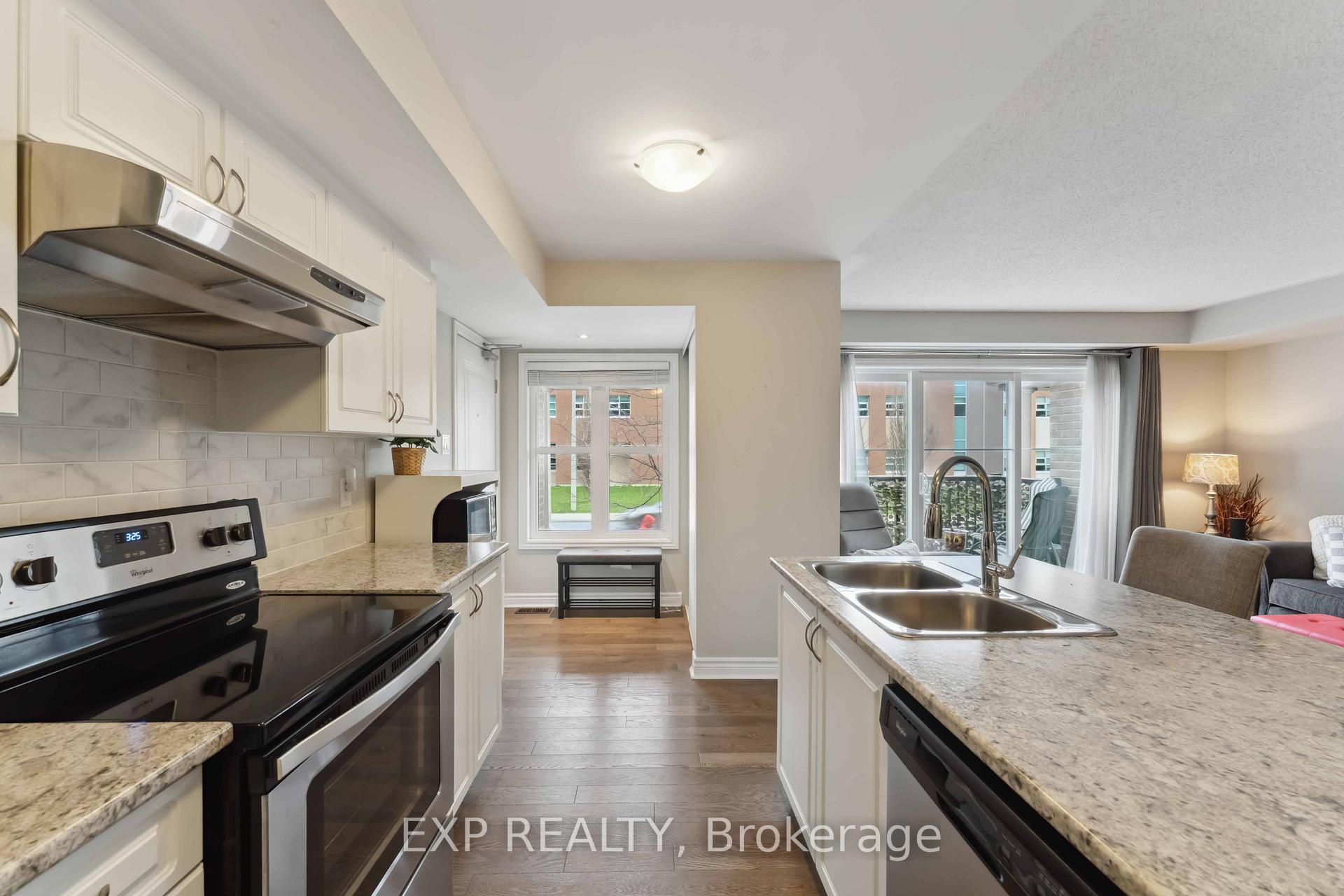 Photo 4 of 486 Clearbrook Drive, Ottawa, Barrhaven - Strandherd — HOMEH