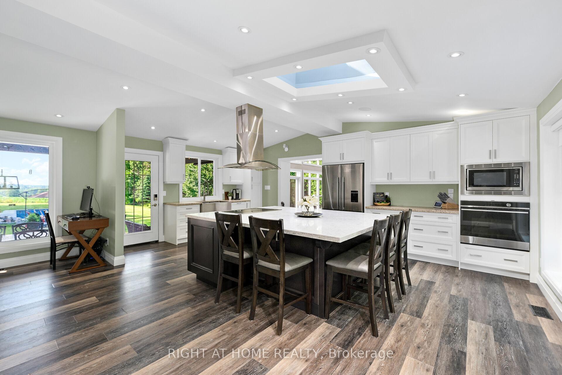 Photo 3 of 307 8th Concession Road E, Hamilton, Rural Flamborough — HOMEH