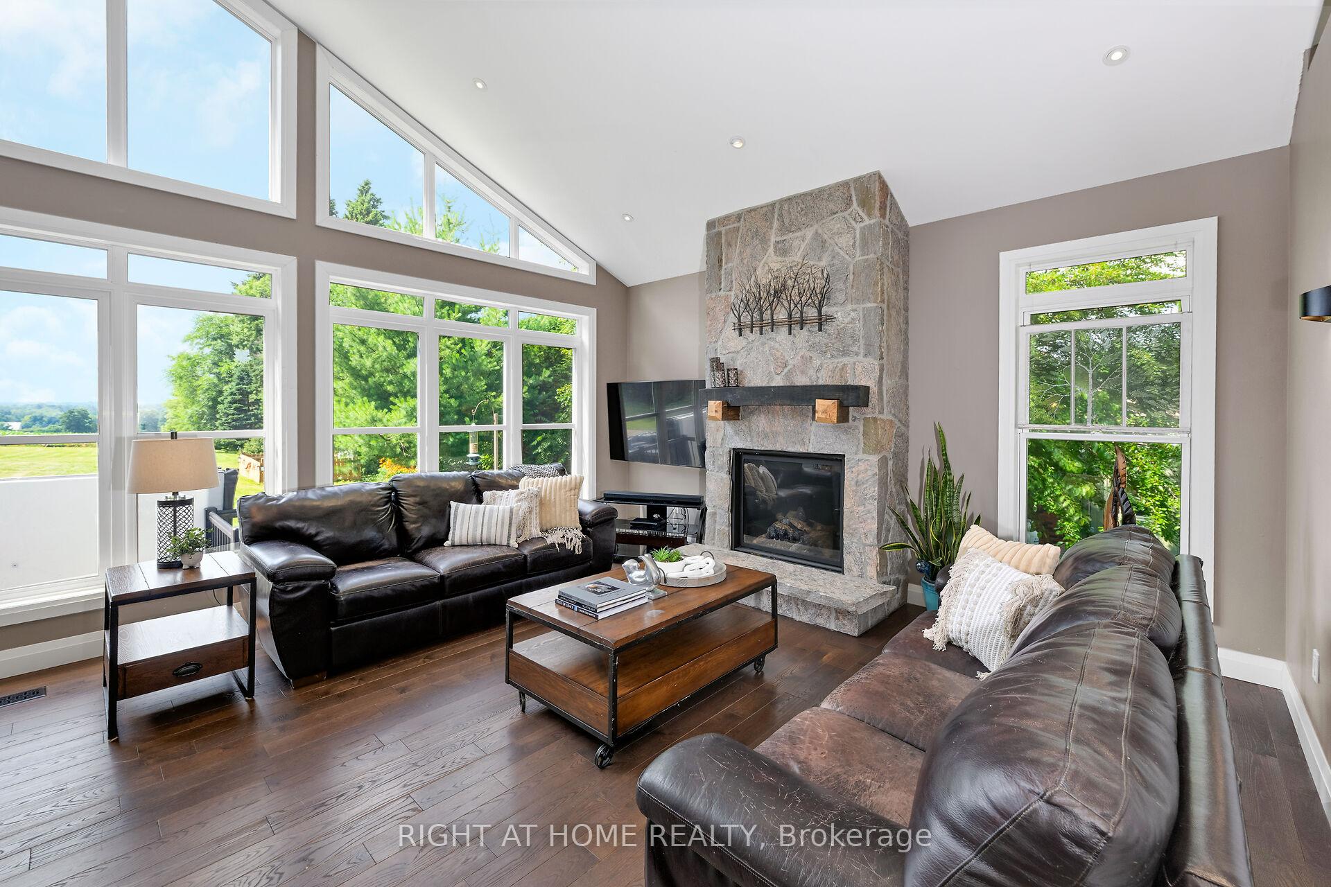 Photo 14 of 307 8th Concession Road E, Hamilton, Rural Flamborough — HOMEH
