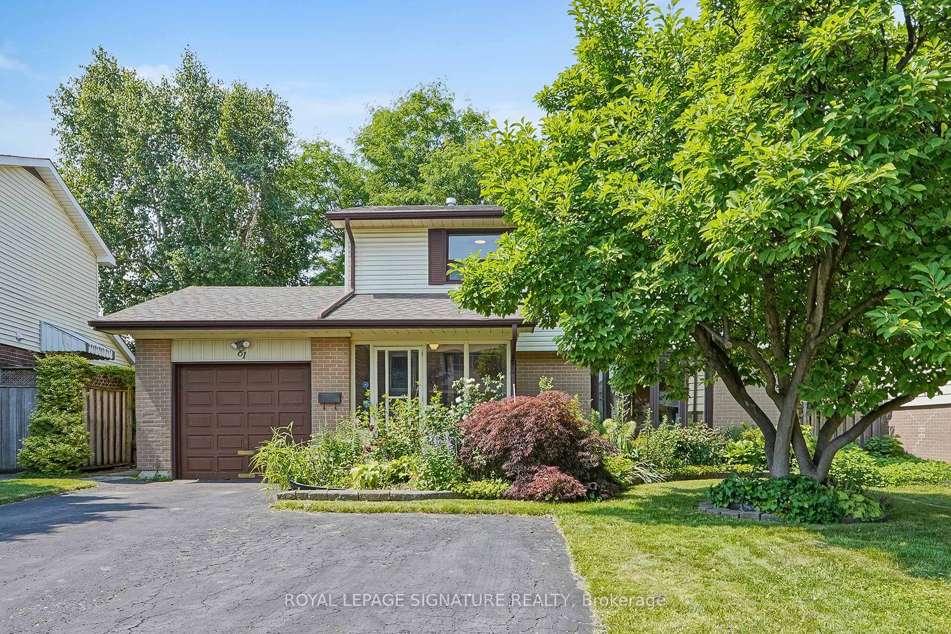 Photo 2 of 61 Centre Street S, Brampton, Brampton East — HOMEH