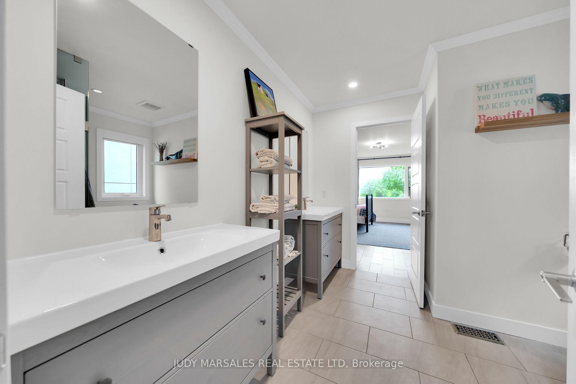Photo 24 of 36 Parkside Avenue, Hamilton, Dundas — HOMEH
