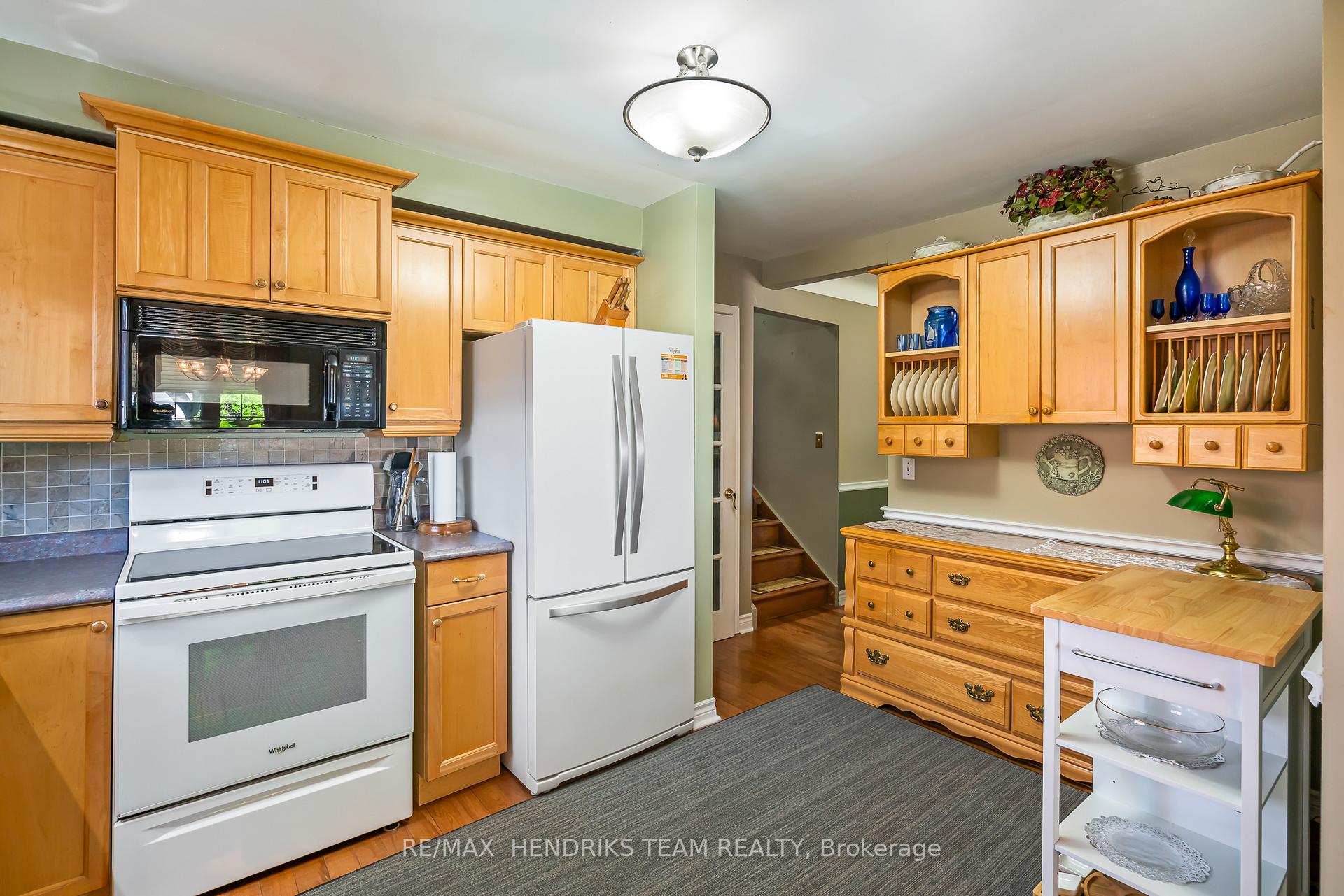 Photo 28 of 8 Dolly Circle, St. Catharines, Secord Woods — HOMEH