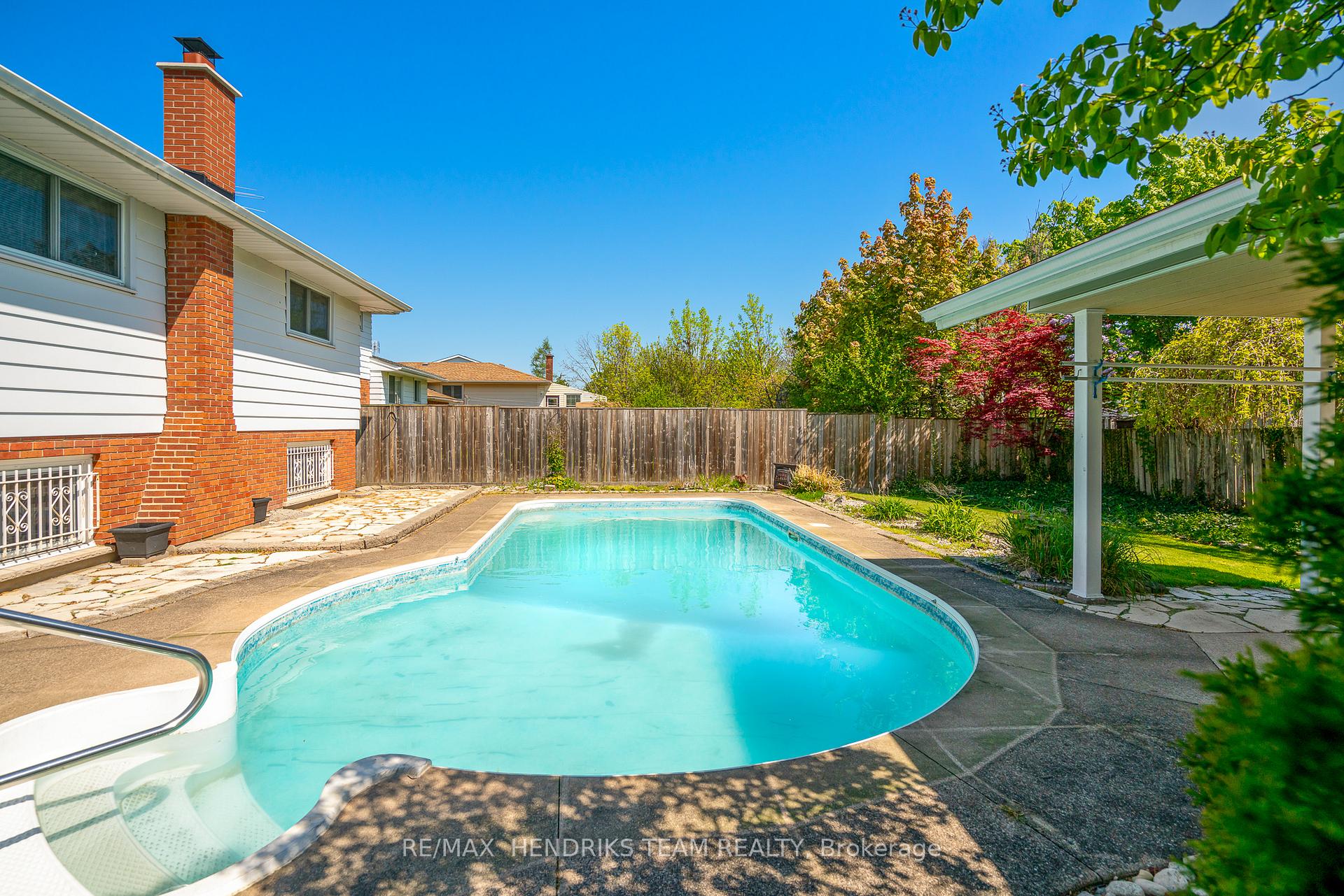 Photo 63 of 8 Dolly Circle, St. Catharines, Secord Woods — HOMEH