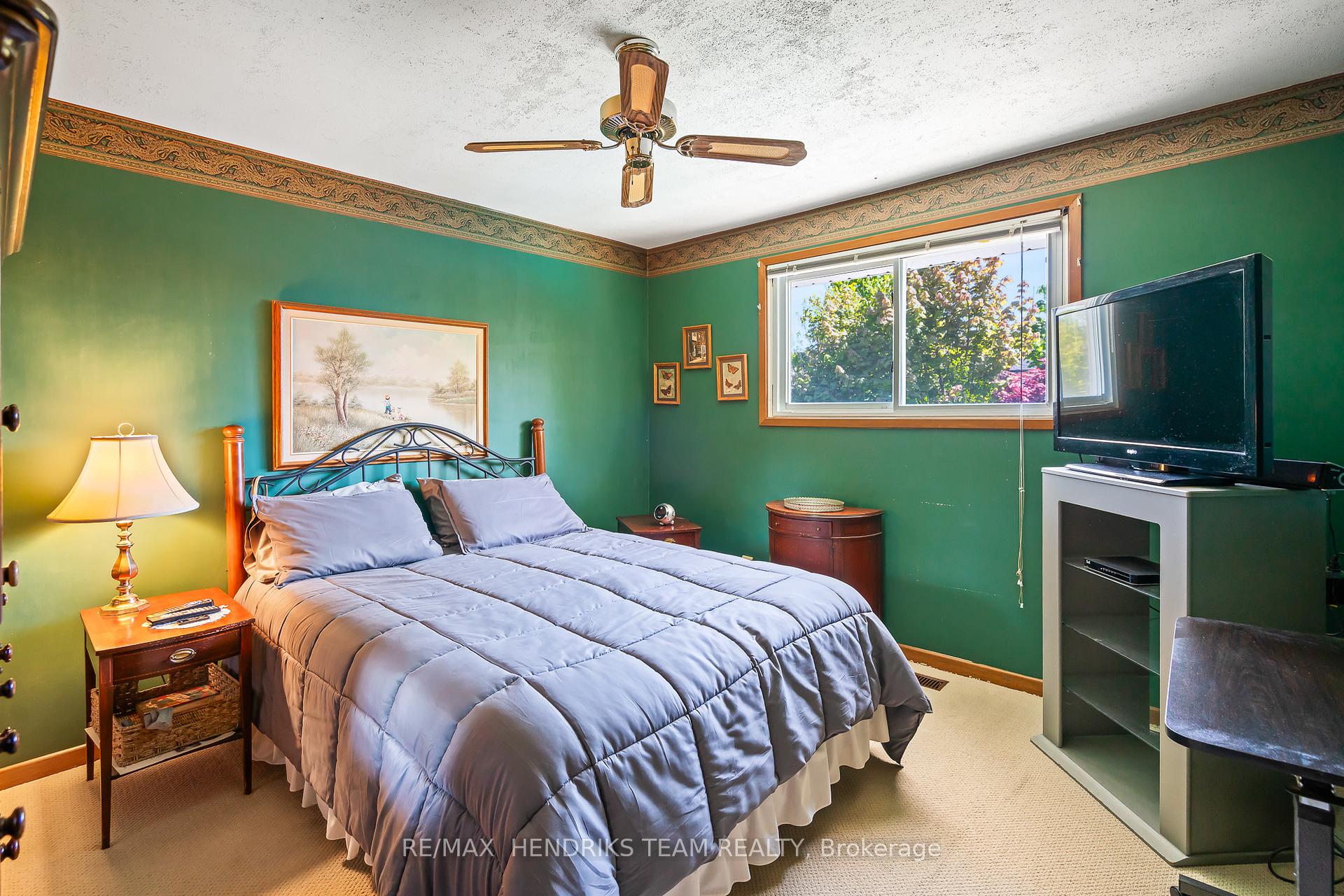 Photo 16 of 8 Dolly Circle, St. Catharines, Secord Woods — HOMEH