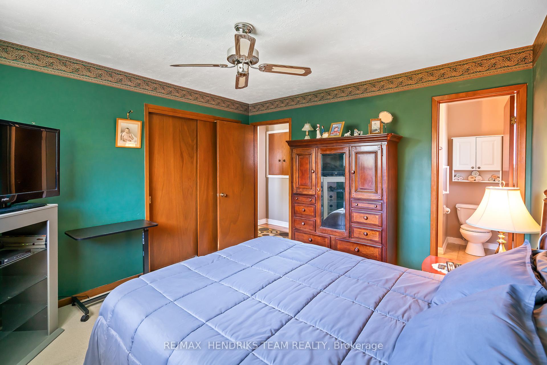 Photo 17 of 8 Dolly Circle, St. Catharines, Secord Woods — HOMEH