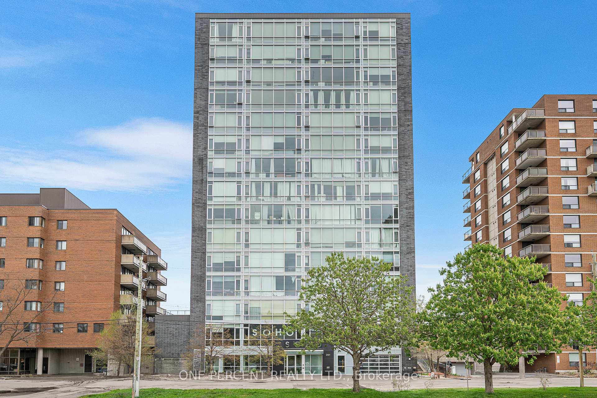 Front of Unit 1407, 201 Parkdale Avenue