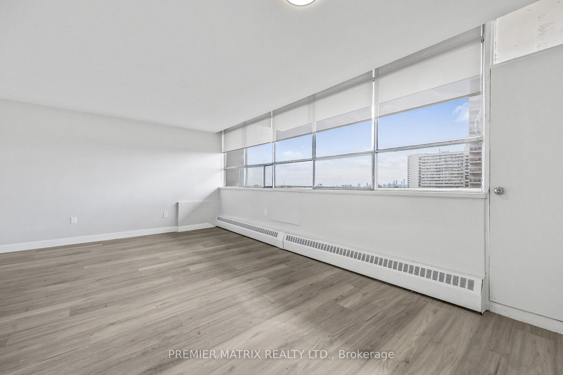 Photo 8 of Unit 1015, 65 Thorncliffe Park Drive, Toronto, Thorncliffe Park — HOMEH