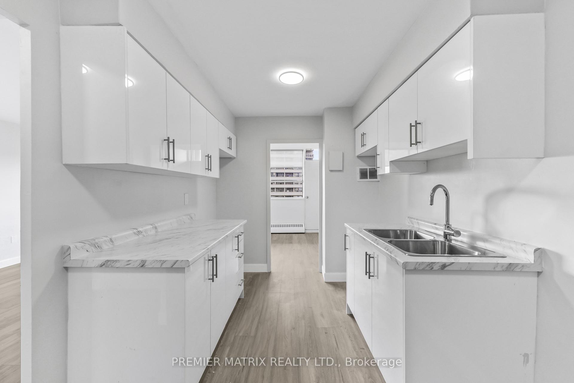 Photo 11 of Unit 1015, 65 Thorncliffe Park Drive, Toronto, Thorncliffe Park — HOMEH