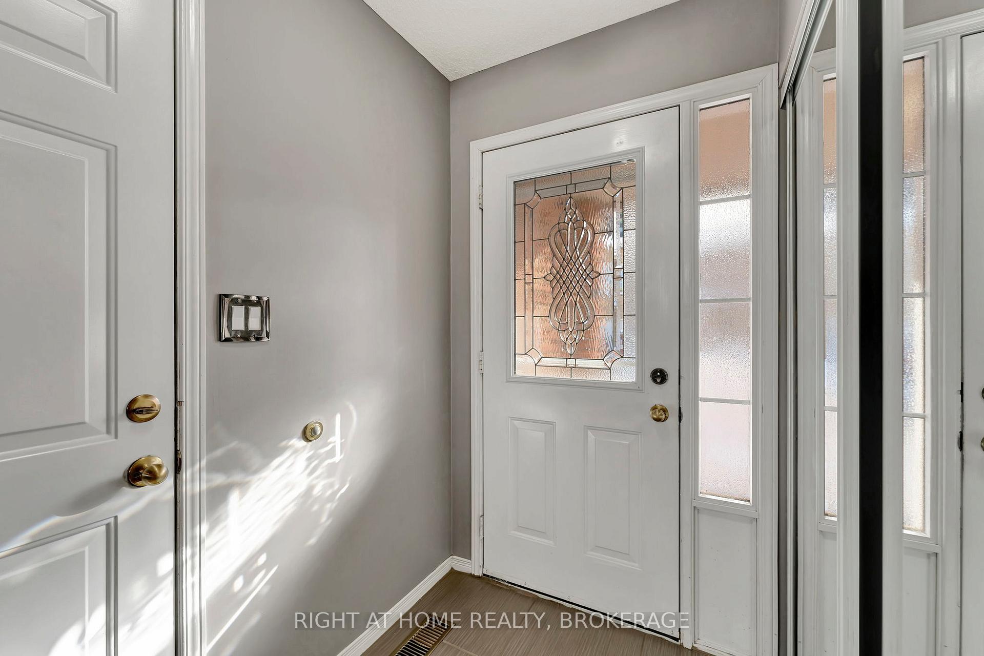 Photo 6 of Unit 33, 485 Green Road, Hamilton, Lakeshore — HOMEH