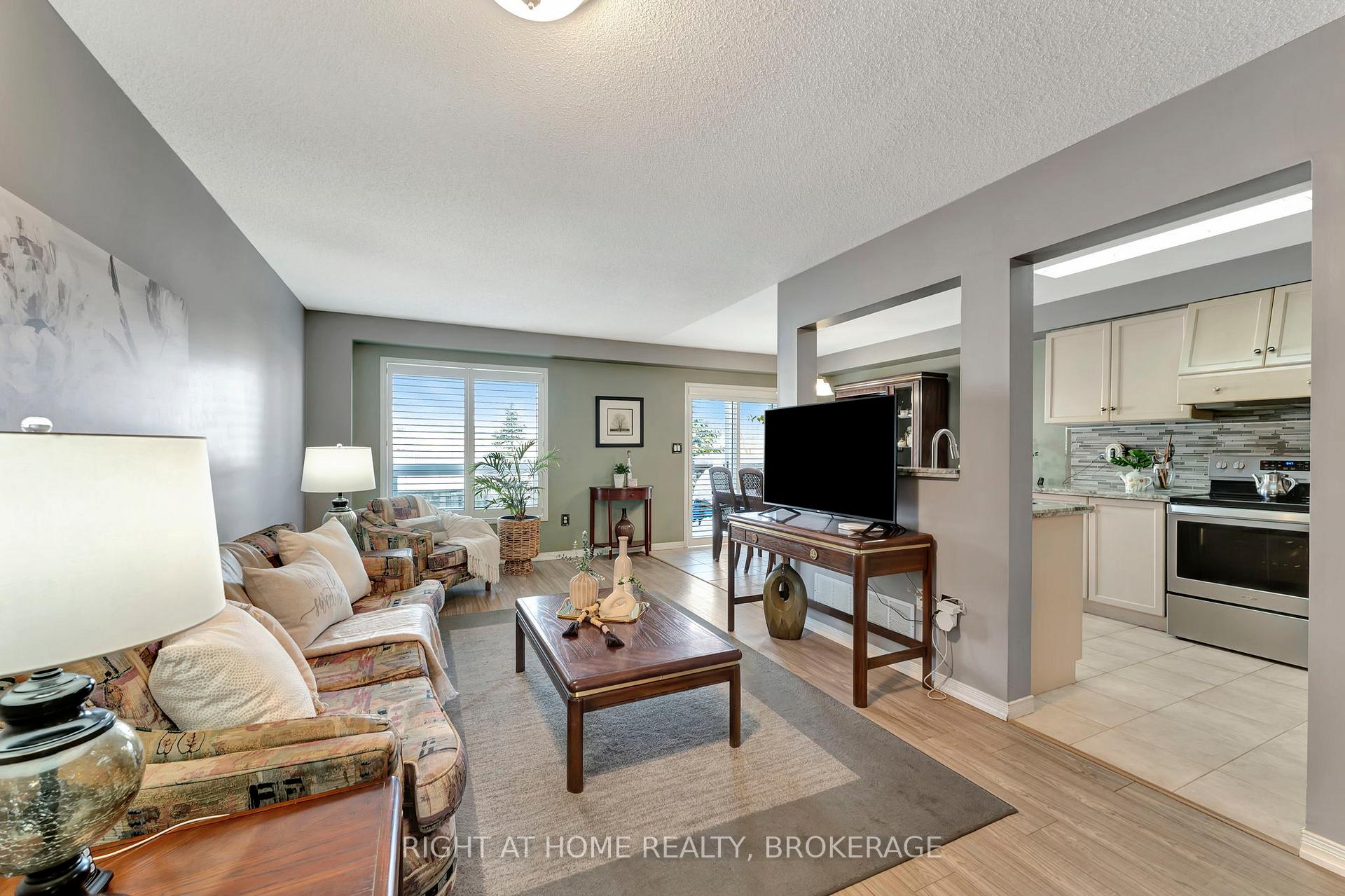 Photo 7 of Unit 33, 485 Green Road, Hamilton, Lakeshore — HOMEH