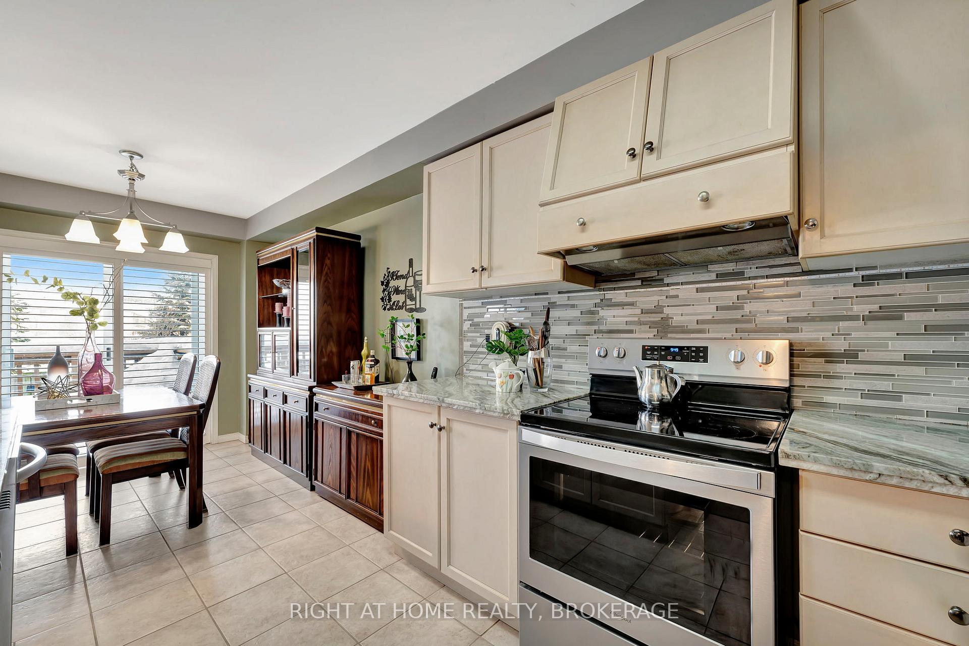 Photo 10 of Unit 33, 485 Green Road, Hamilton, Lakeshore — HOMEH