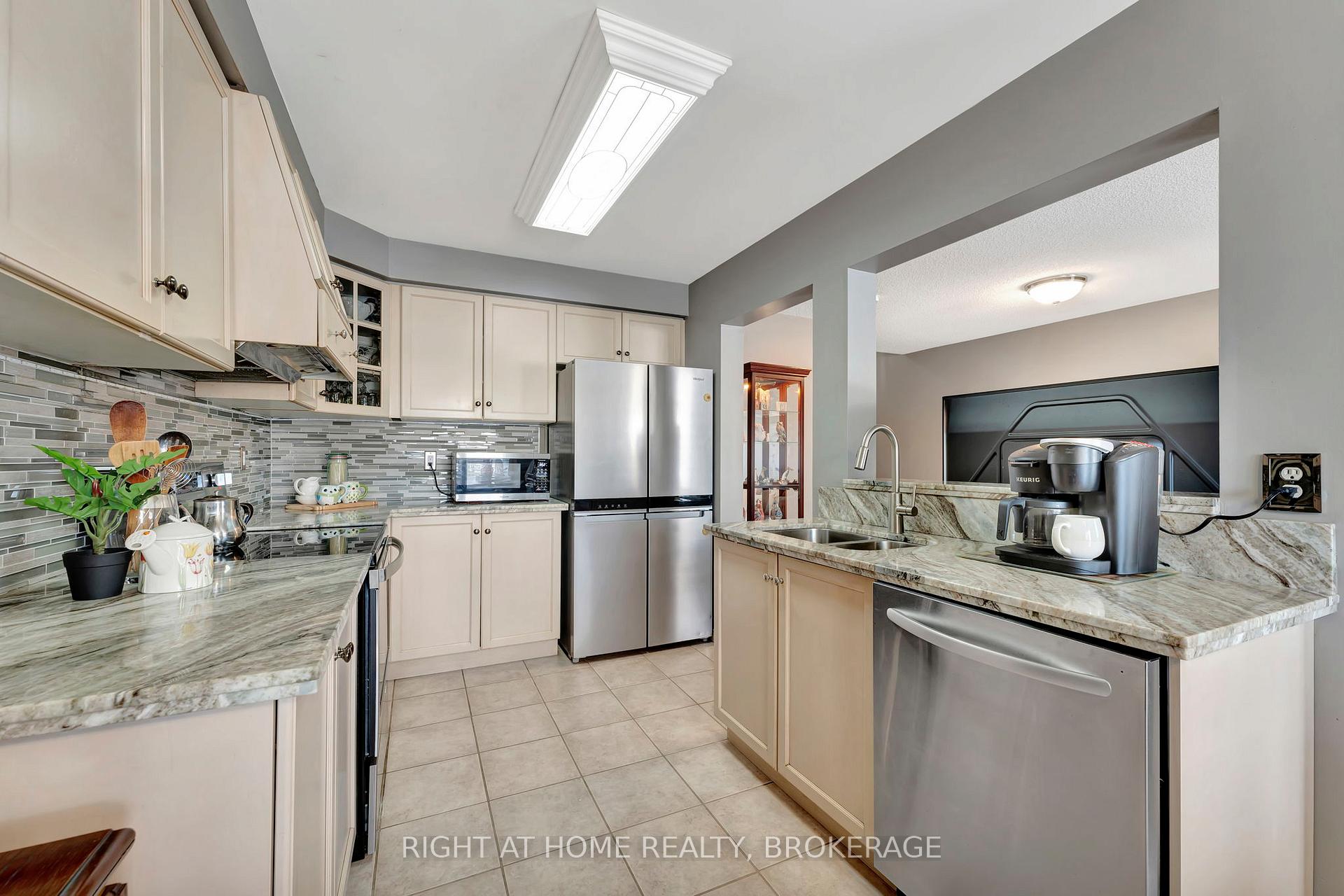Photo 11 of Unit 33, 485 Green Road, Hamilton, Lakeshore — HOMEH