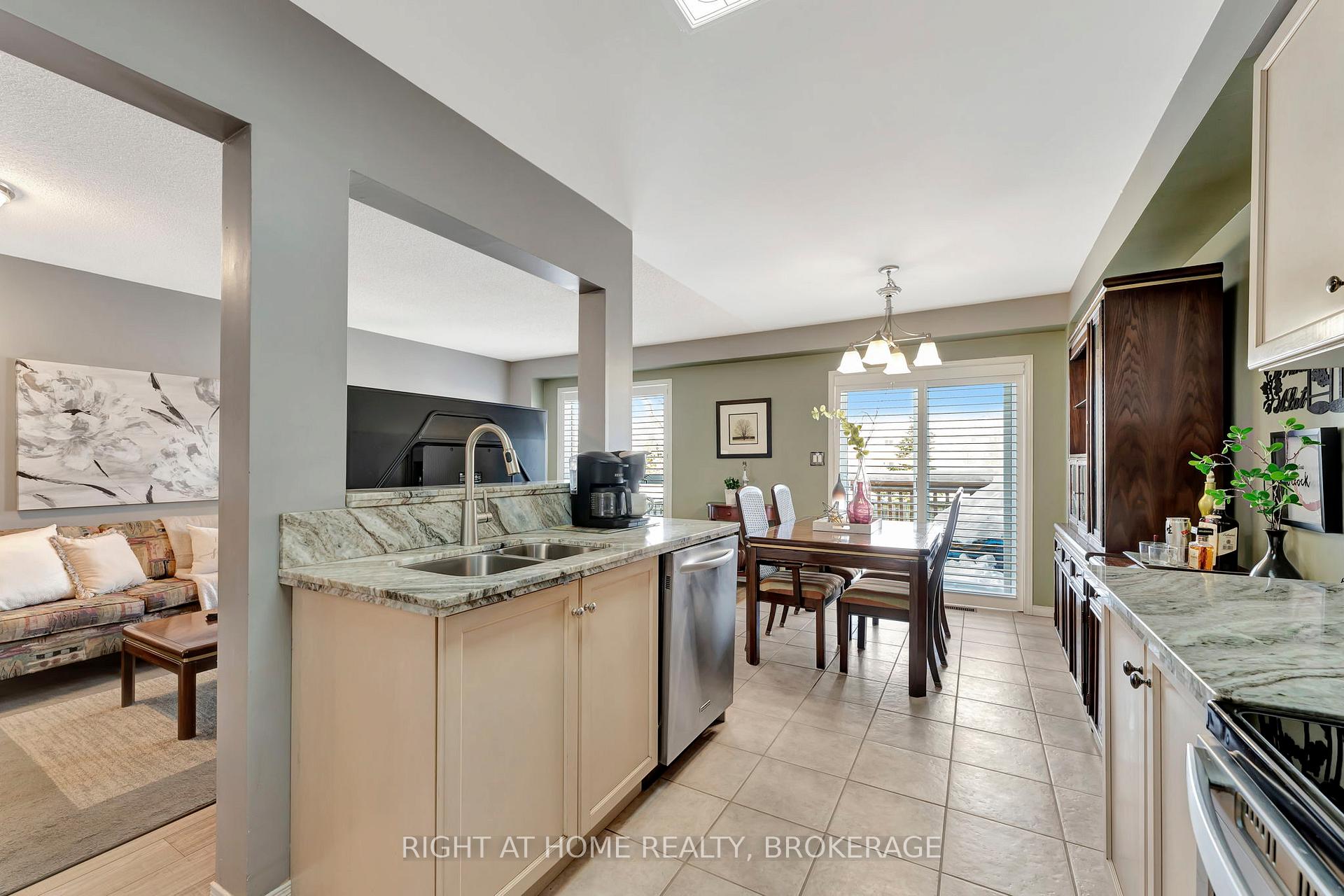 Photo 13 of Unit 33, 485 Green Road, Hamilton, Lakeshore — HOMEH