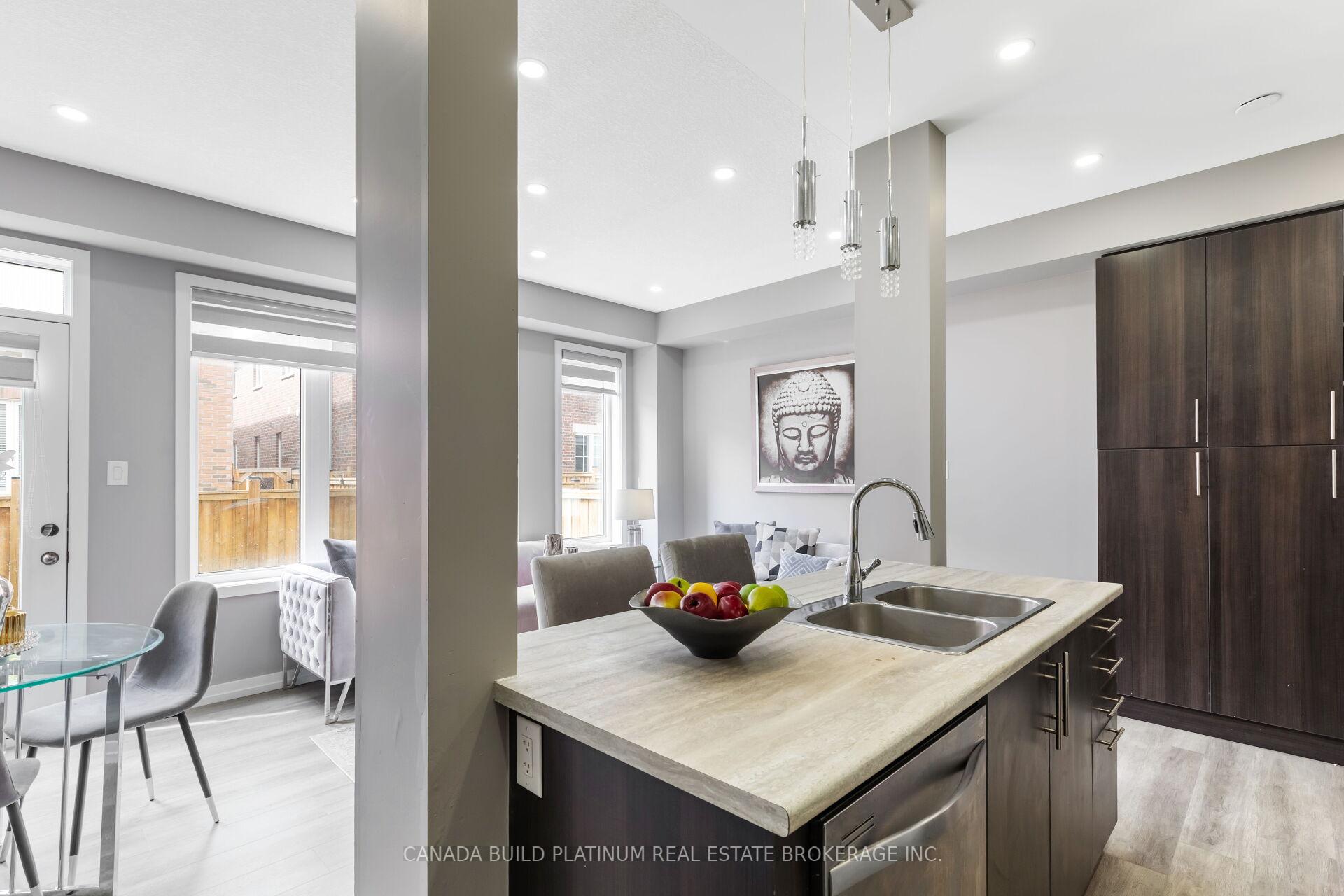 Photo 5 of 75 Baffin Crescent, Brampton, Northwest Brampton — HOMEH