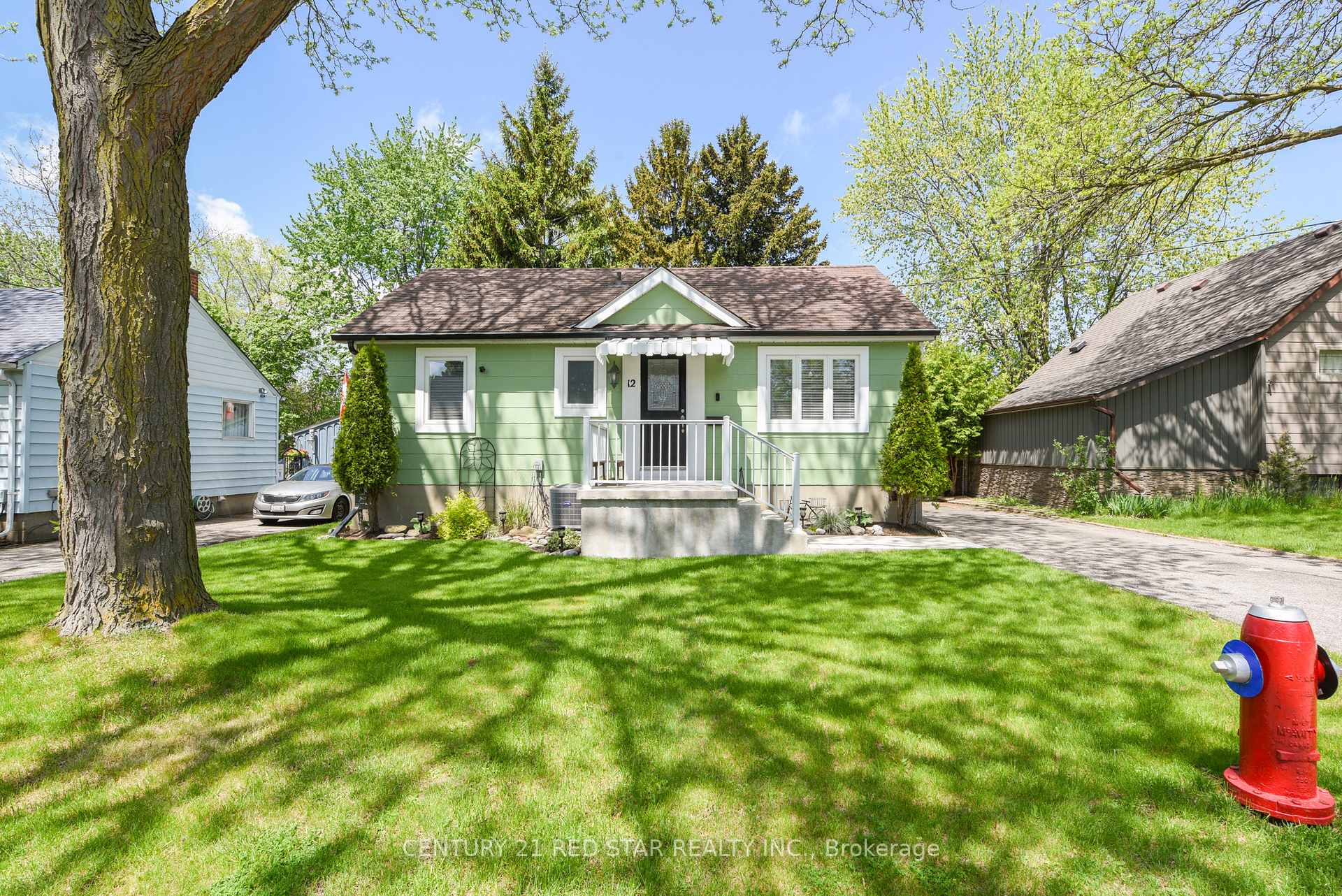 Photo 2 of 12 Rogers Road, Brampton, Brampton West — HOMEH