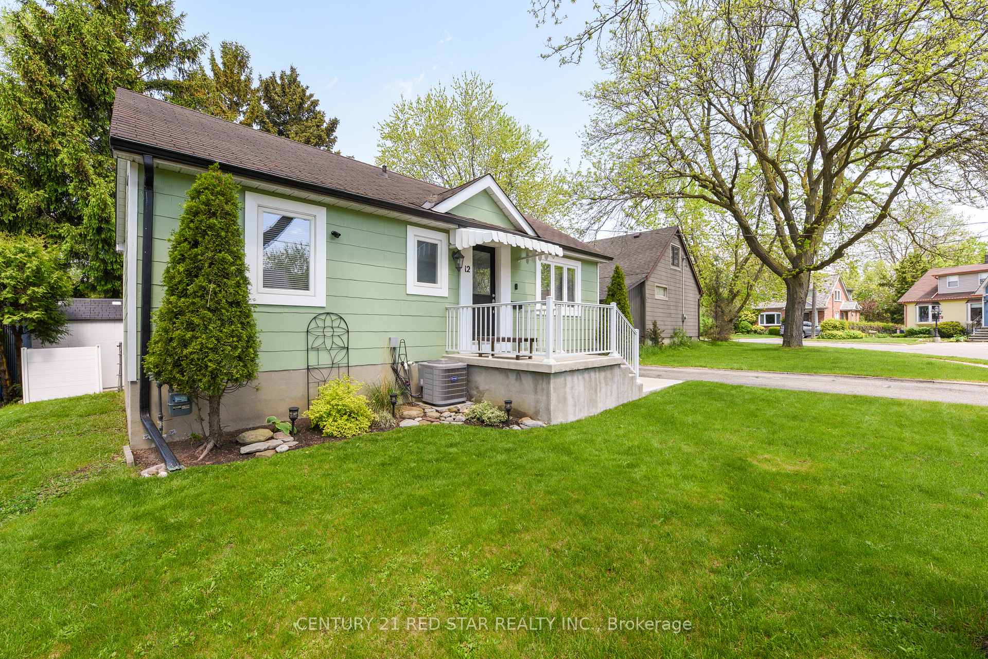 Photo 4 of 12 Rogers Road, Brampton, Brampton West — HOMEH