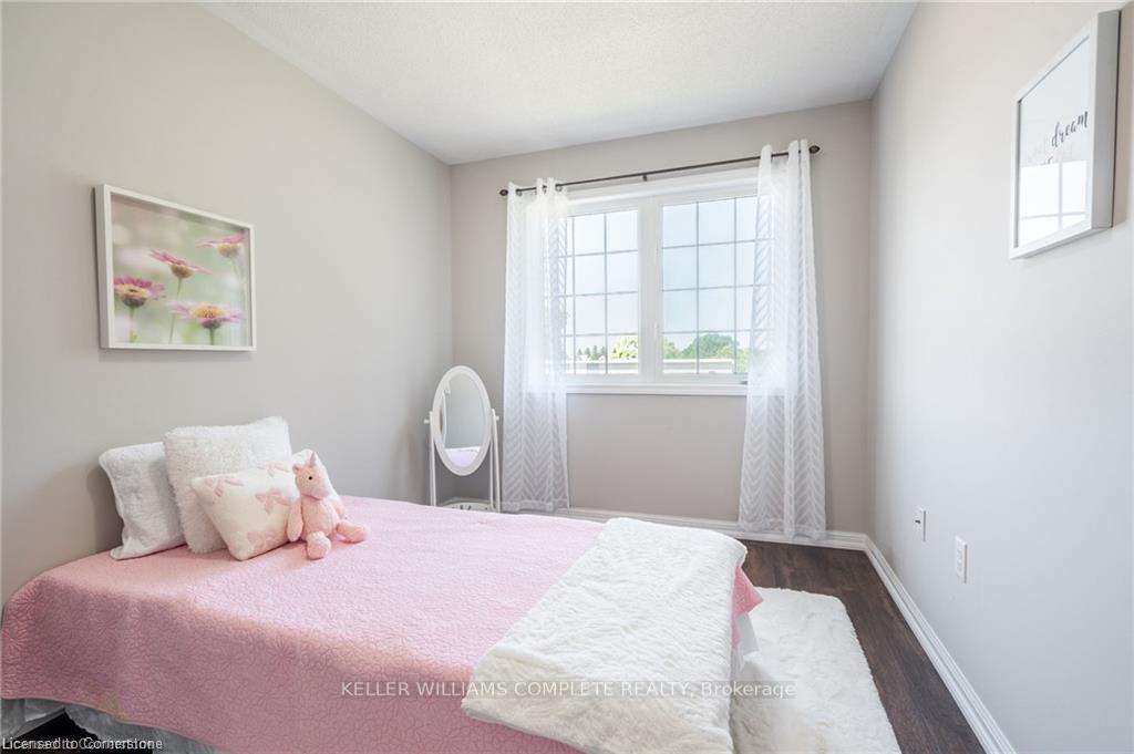 Photo 36 of 69 Hepworth Crescent, Hamilton, Meadowlands — HOMEH