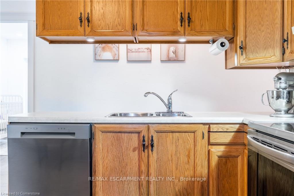 Photo 14 of 238 West 15th Street, Hamilton, Buchanan — HOMEH