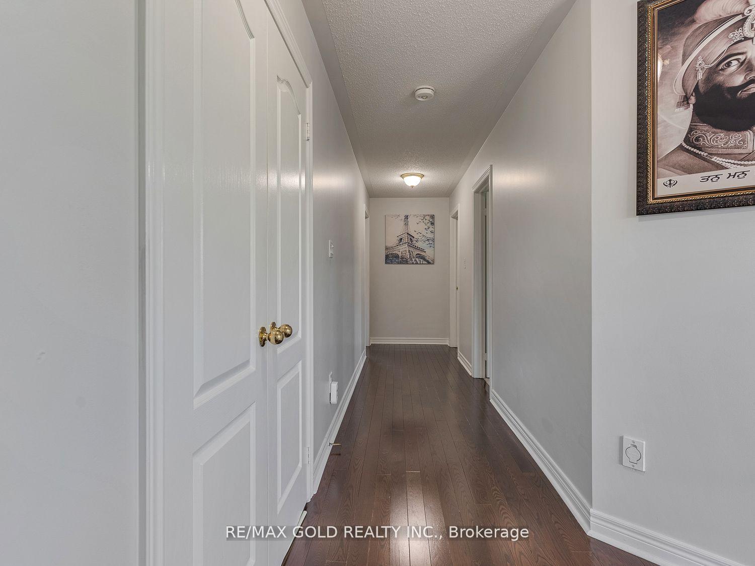Photo 12 of 8 Moss Way, Brampton, Sandringham-Wellington — HOMEH