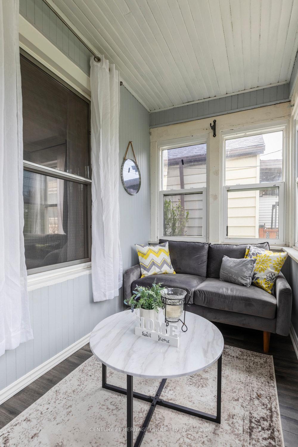 Photo 7 of 34 Benson Avenue, Hamilton, Crown Point — HOMEH
