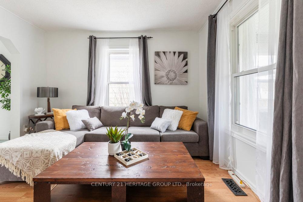 Photo 9 of 34 Benson Avenue, Hamilton, Crown Point — HOMEH