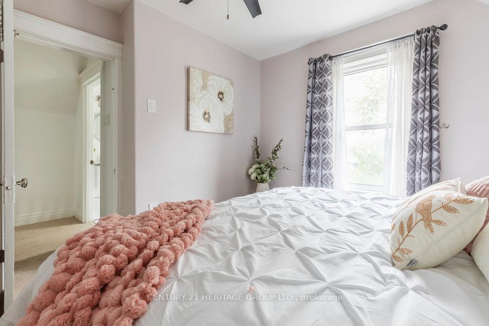 Photo 24 of 34 Benson Avenue, Hamilton, Crown Point — HOMEH