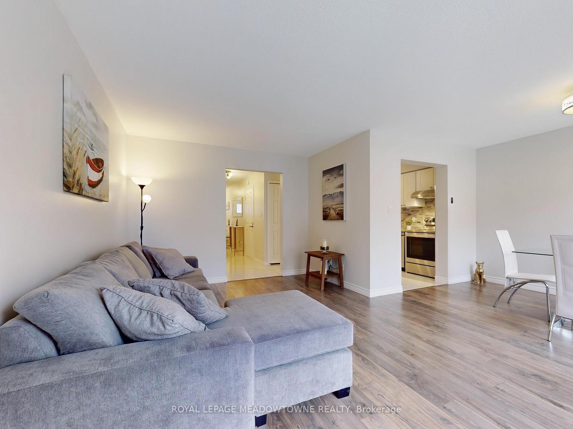 Photo 5 of 152 Essling Avenue, Hamilton, Crerar — HOMEH