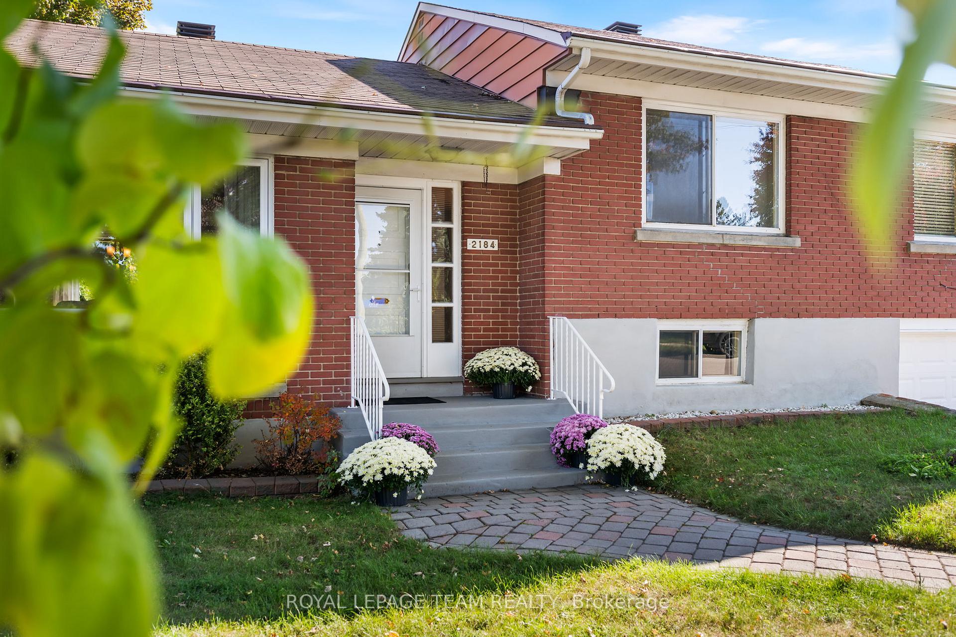 Photo 2 of 2184 Iris Street, Ottawa, Bel Air Park — HOMEH