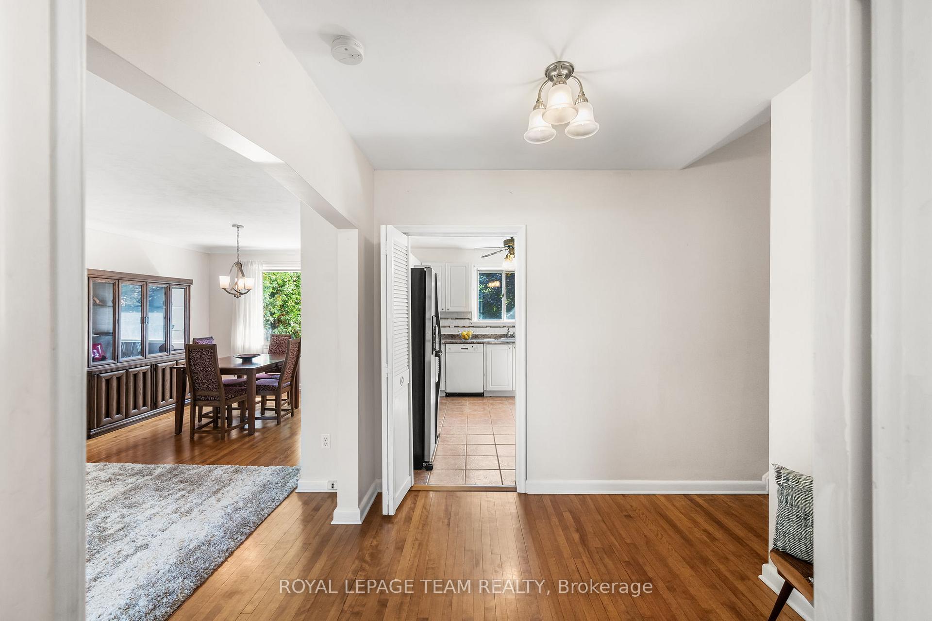 Photo 4 of 2184 Iris Street, Ottawa, Bel Air Park — HOMEH