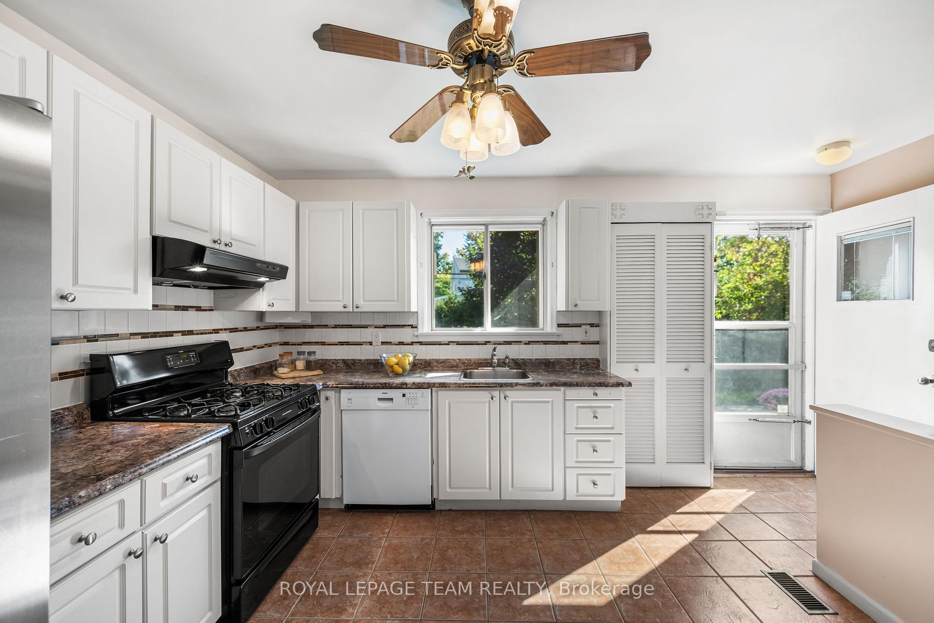 Photo 9 of 2184 Iris Street, Ottawa, Bel Air Park — HOMEH
