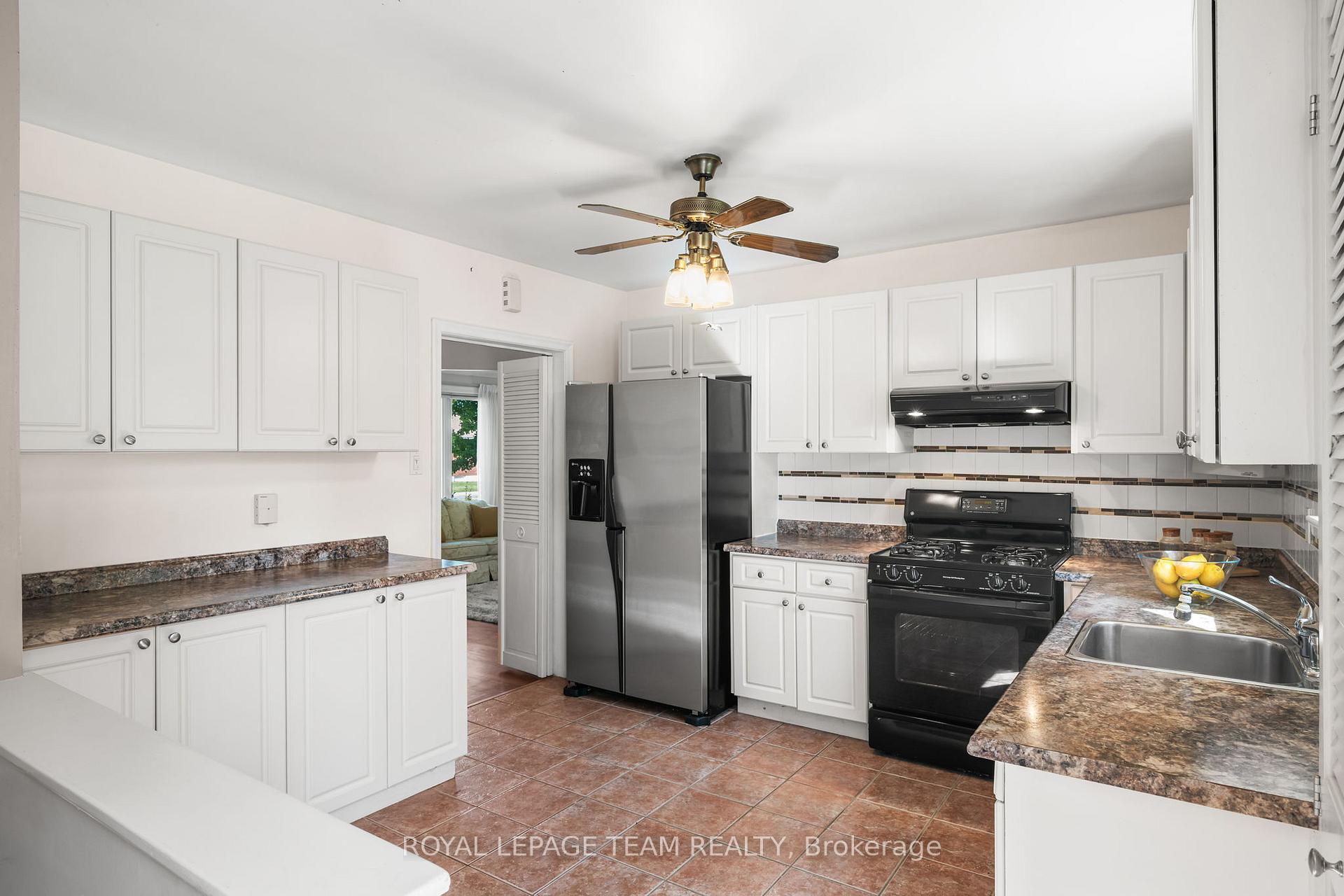 Photo 11 of 2184 Iris Street, Ottawa, Bel Air Park — HOMEH