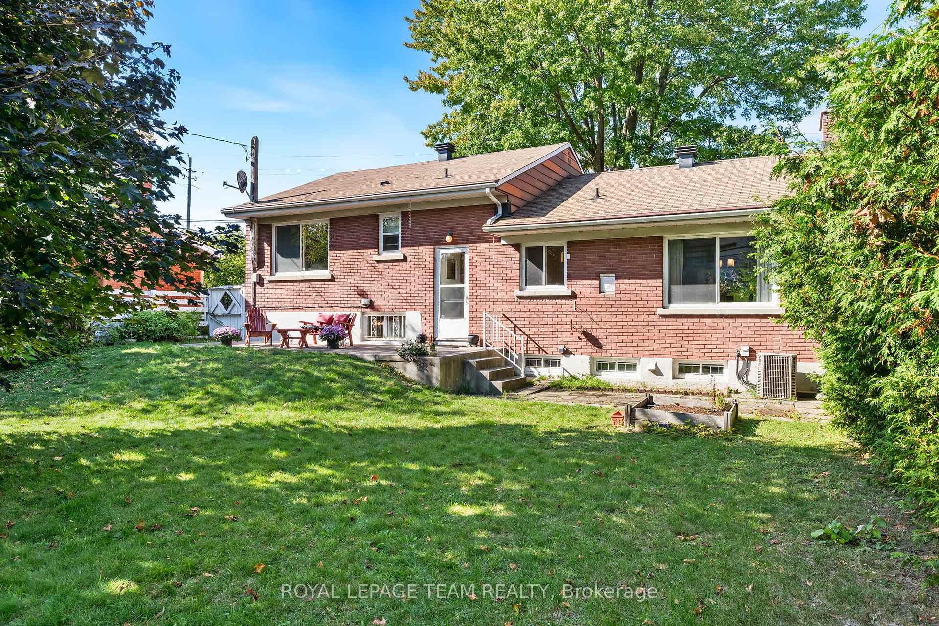 Photo 24 of 2184 Iris Street, Ottawa, Bel Air Park — HOMEH