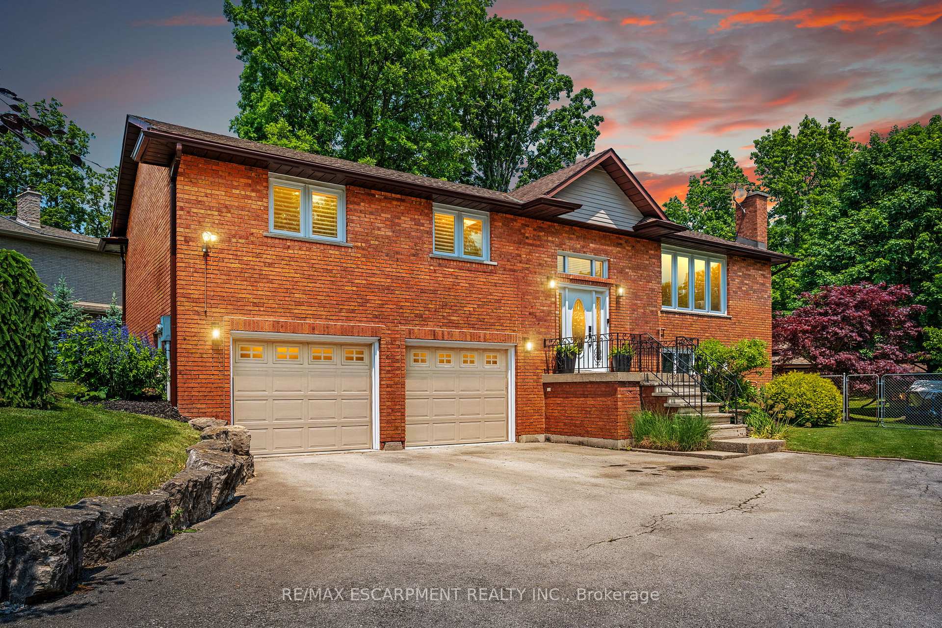 Front of 5126 Chippewa Road E