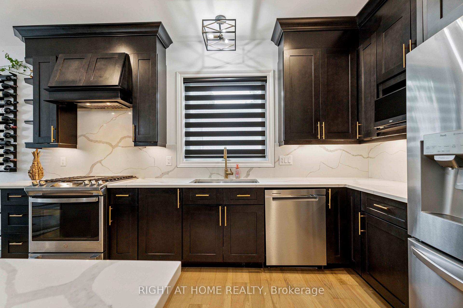 Photo 11 of 46 Durham Road, Hamilton, Stoney Creek — HOMEH