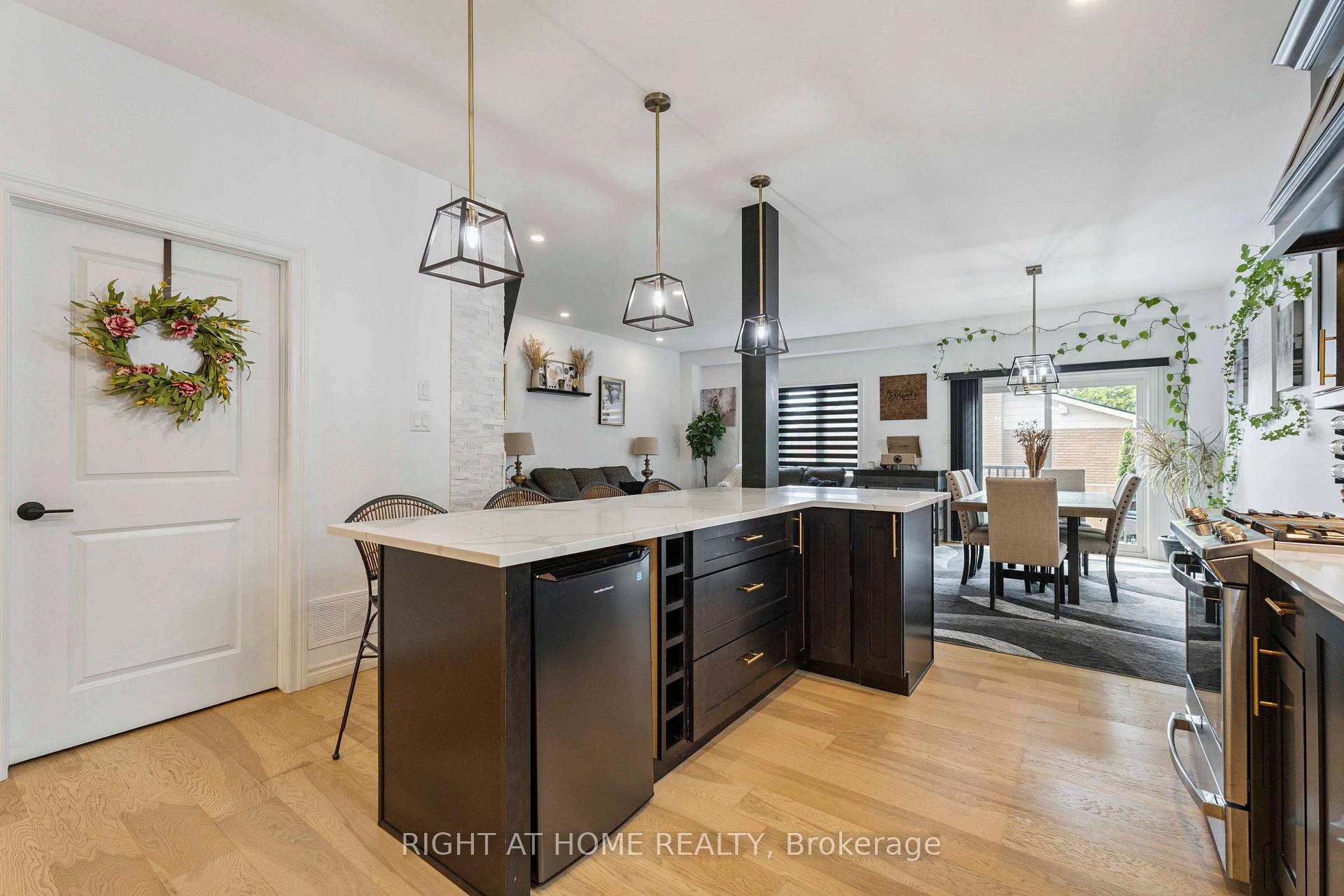 Photo 12 of 46 Durham Road, Hamilton, Stoney Creek — HOMEH