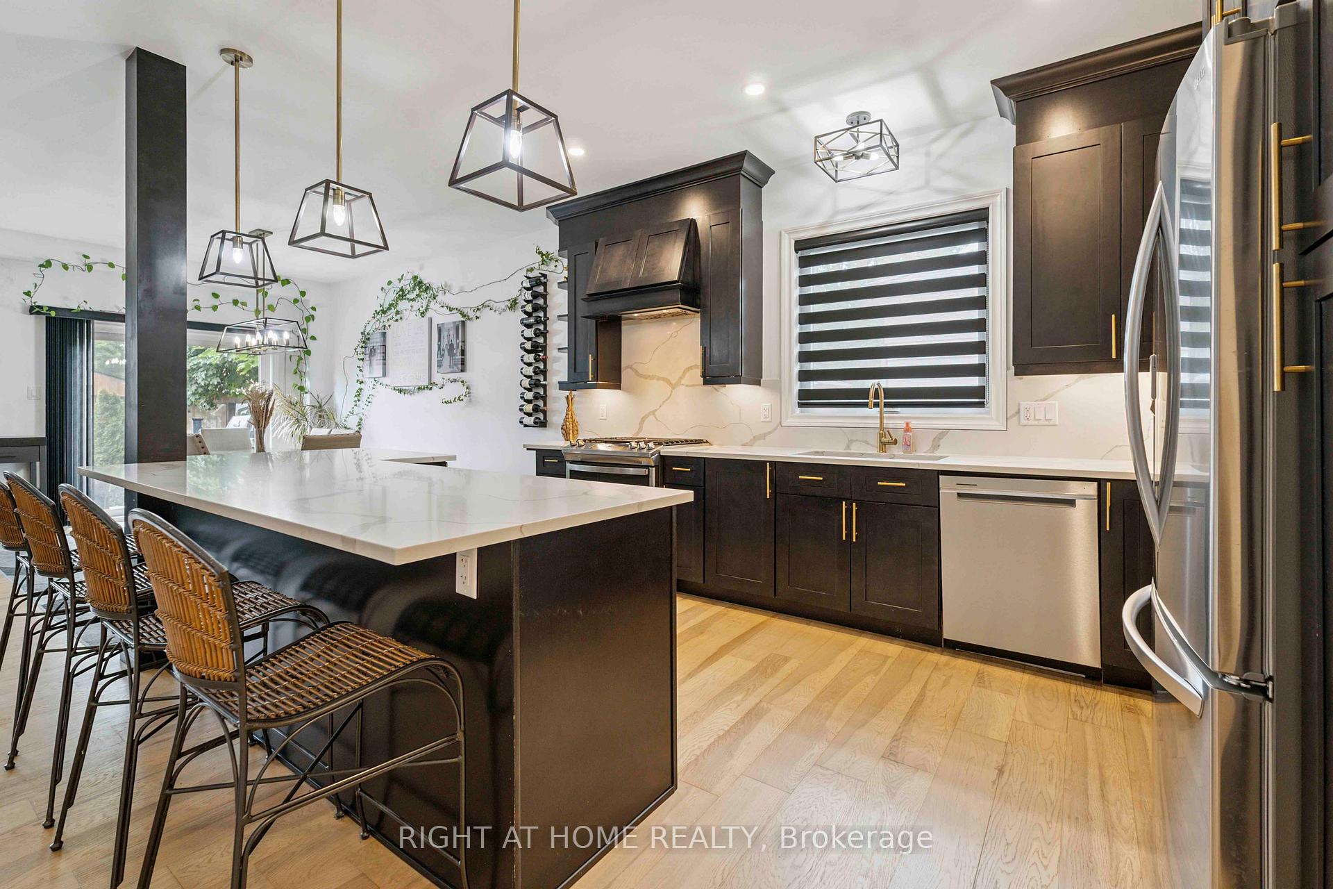 Photo 13 of 46 Durham Road, Hamilton, Stoney Creek — HOMEH