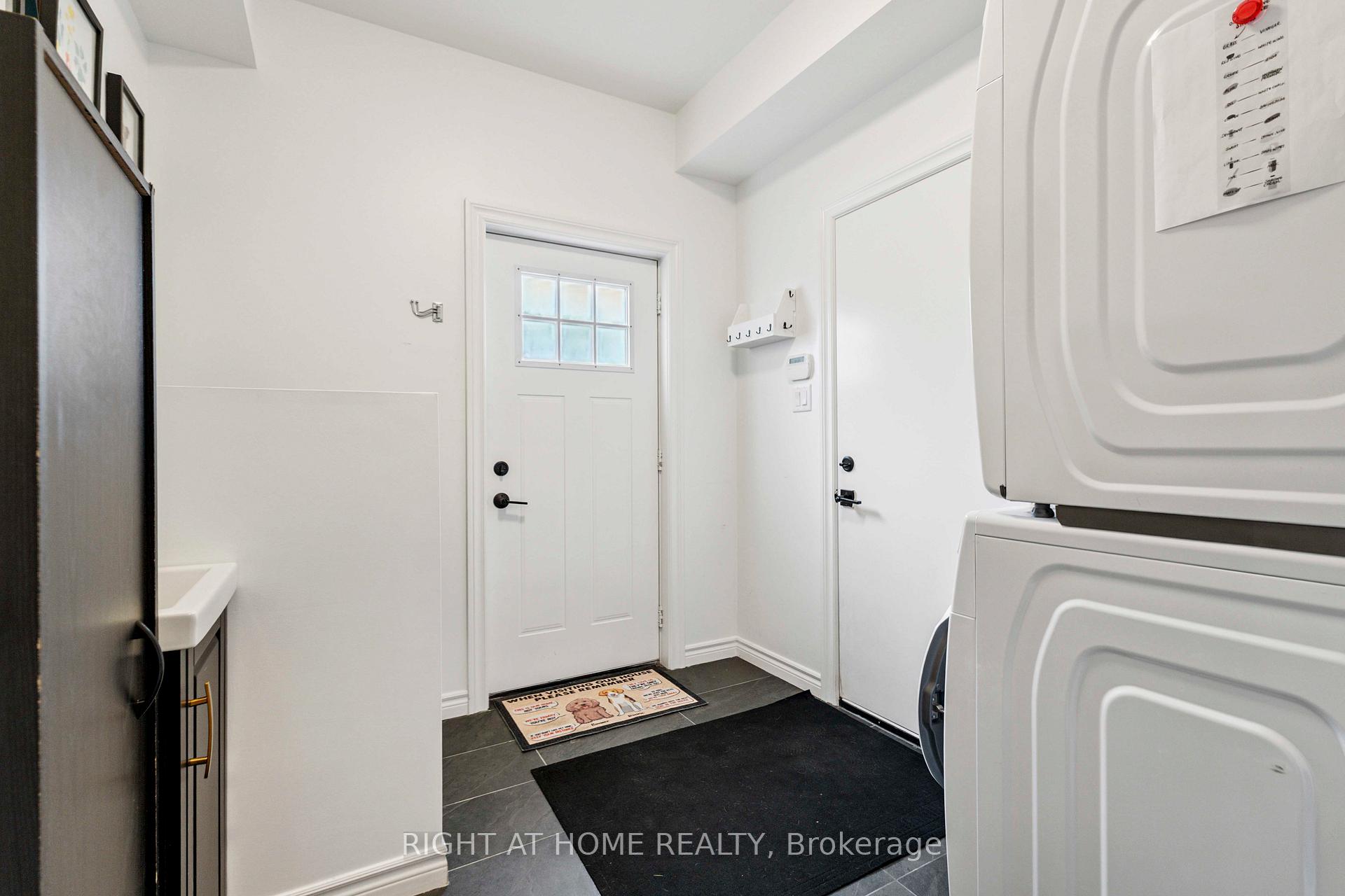 Photo 18 of 46 Durham Road, Hamilton, Stoney Creek — HOMEH