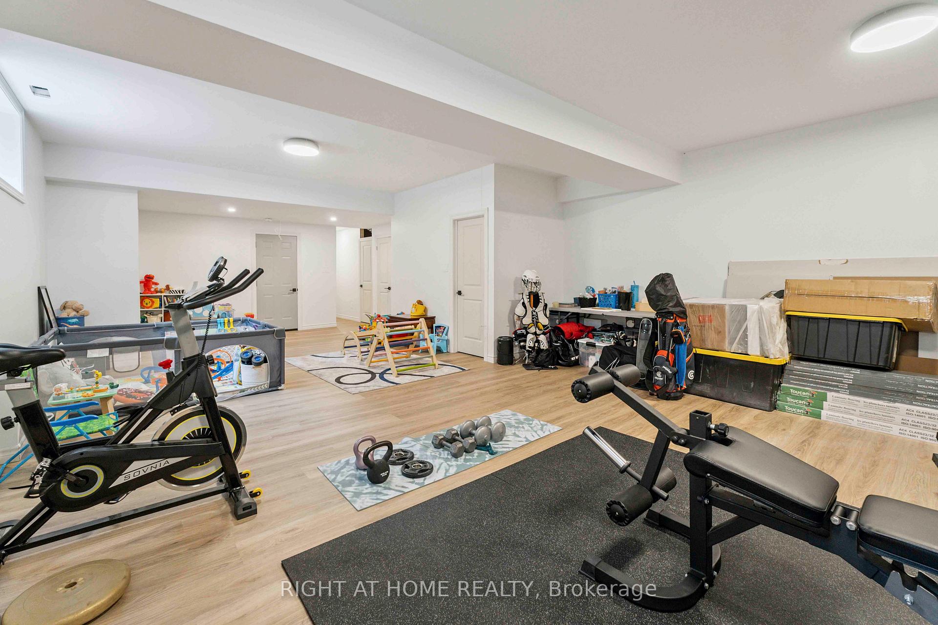Photo 77 of 46 Durham Road, Hamilton, Stoney Creek — HOMEH