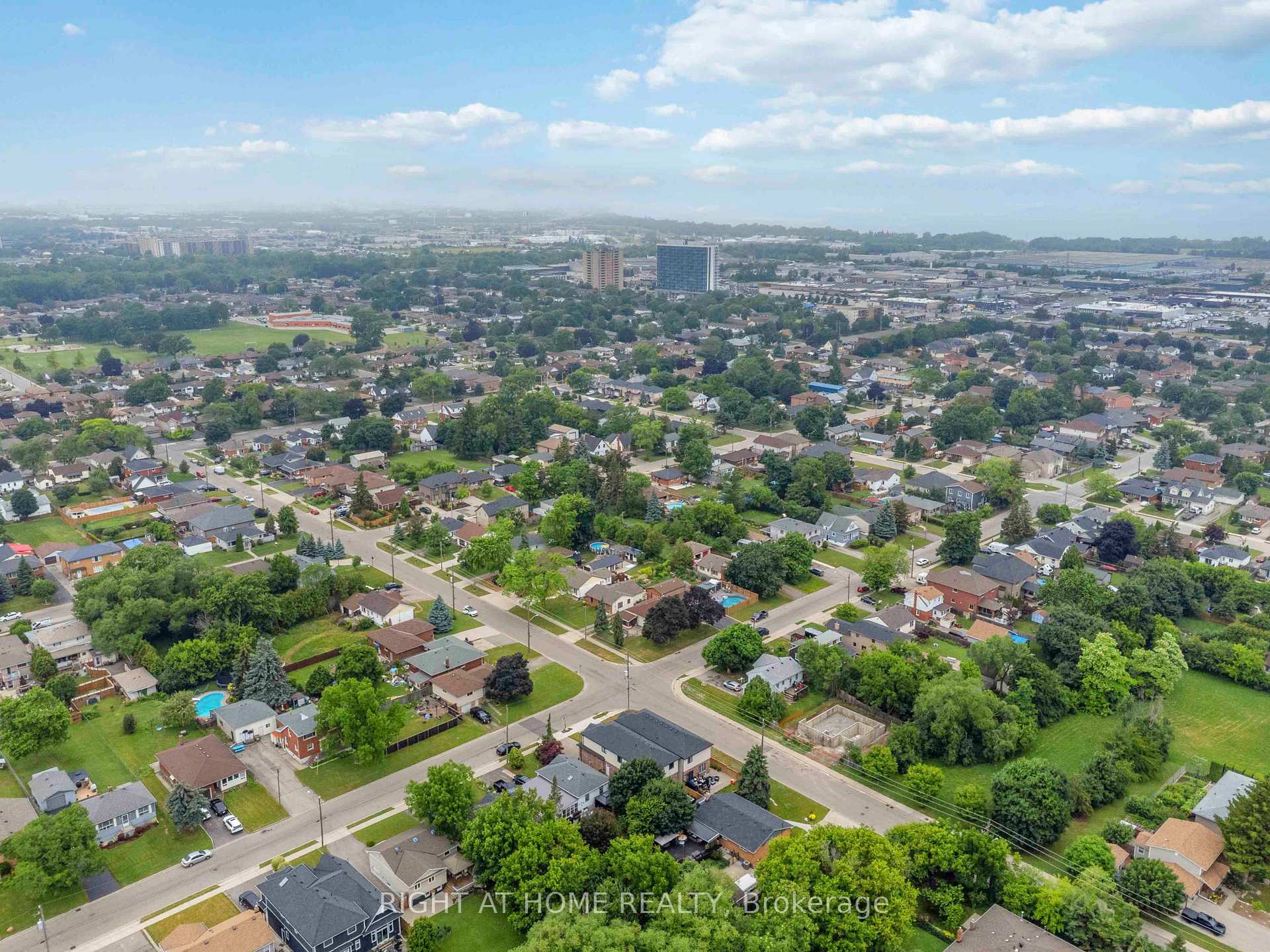 Photo 90 of 46 Durham Road, Hamilton, Stoney Creek — HOMEH