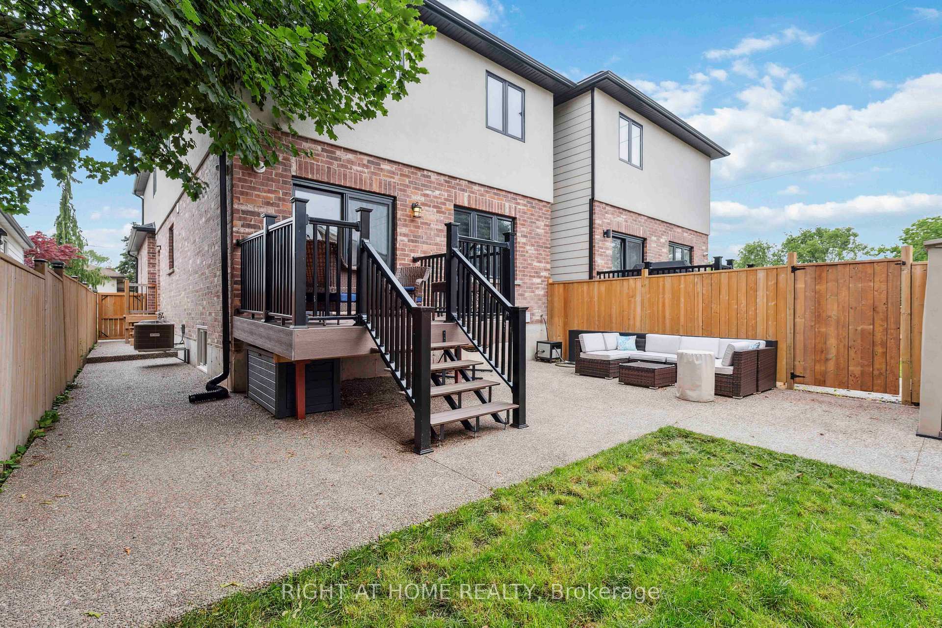 Photo 59 of 46 Durham Road, Hamilton, Stoney Creek — HOMEH