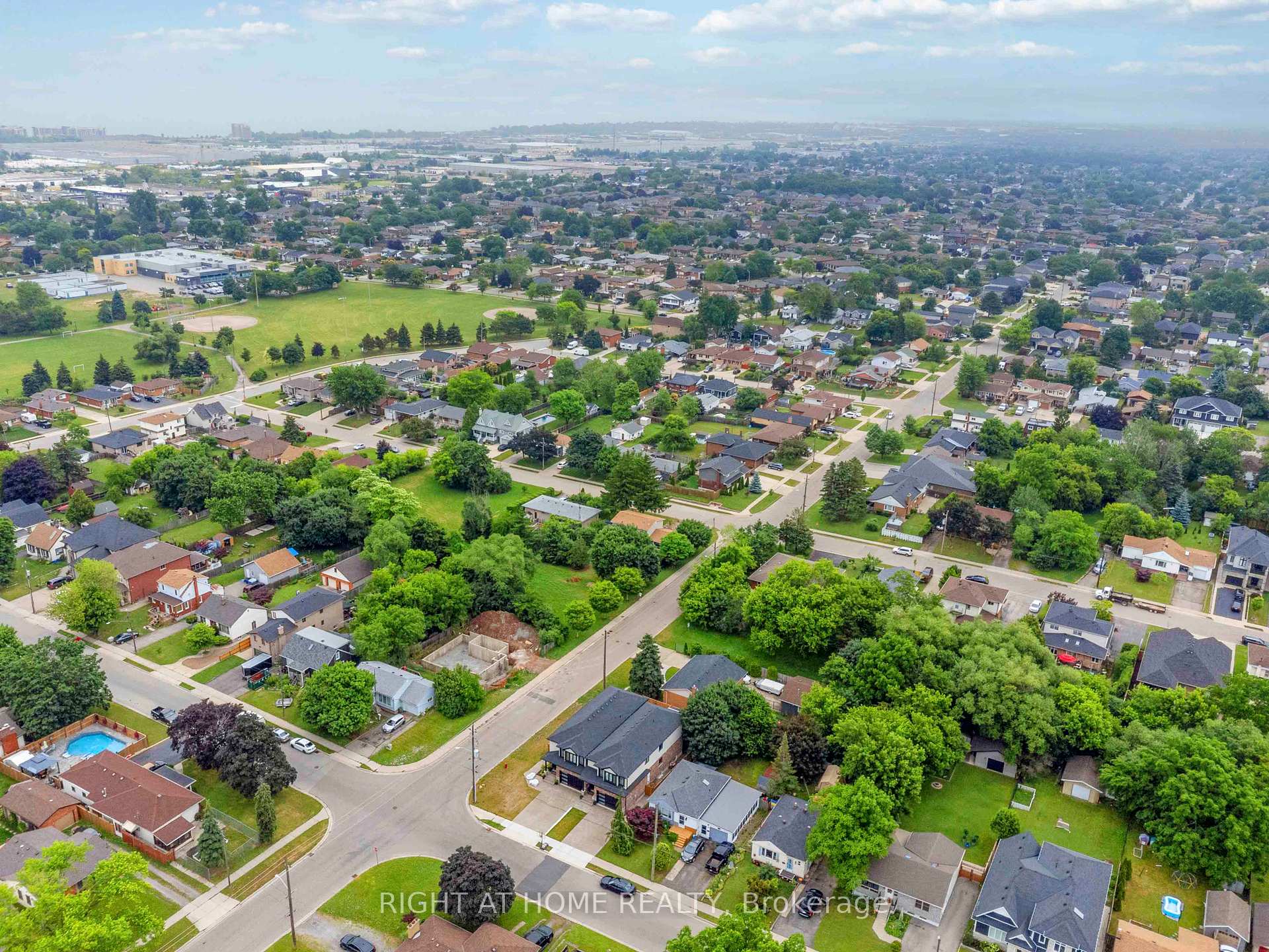 Photo 87 of 46 Durham Road, Hamilton, Stoney Creek — HOMEH