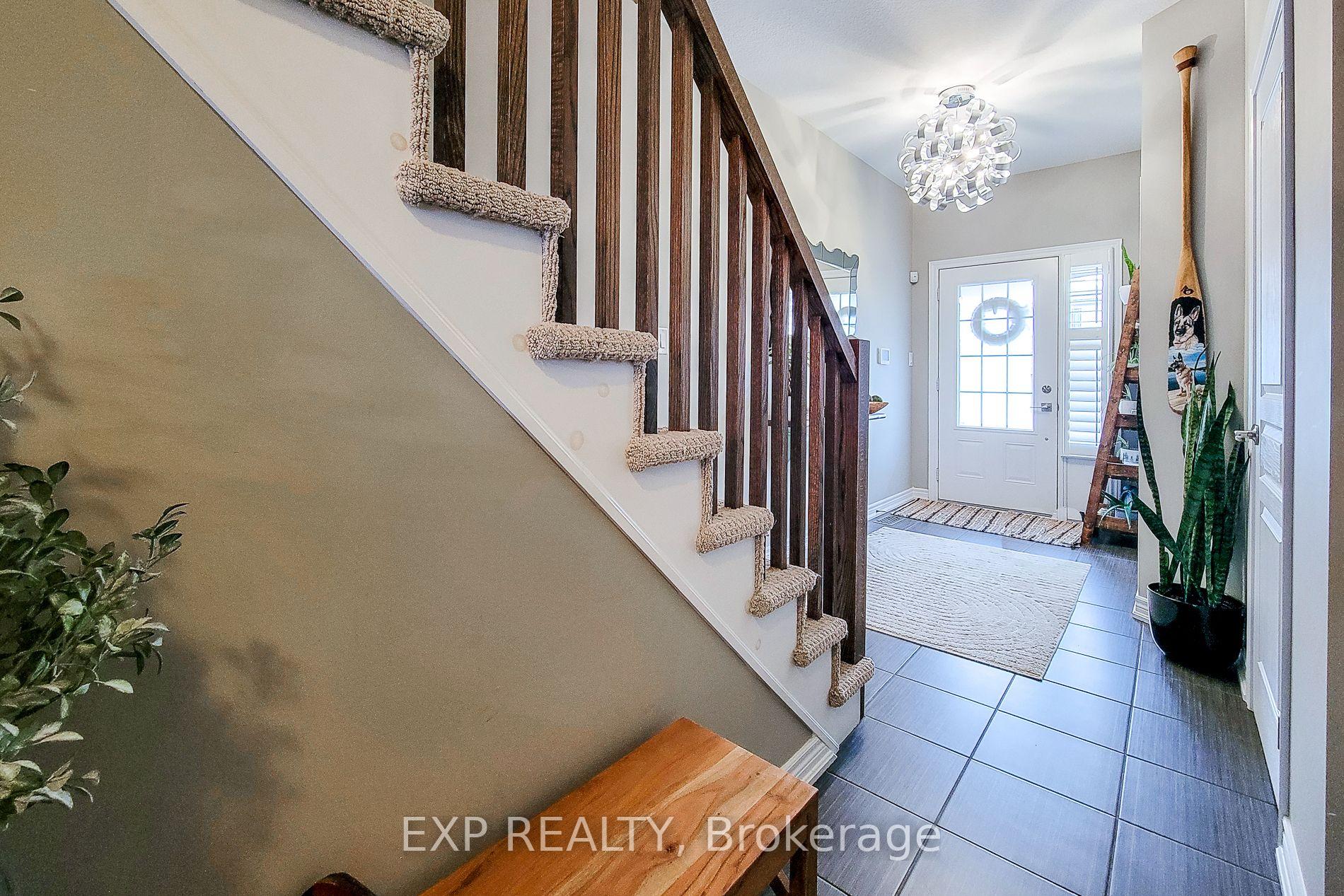 Photo 5 of 65 Royal Winter Drive, Hamilton, Binbrook — HOMEH