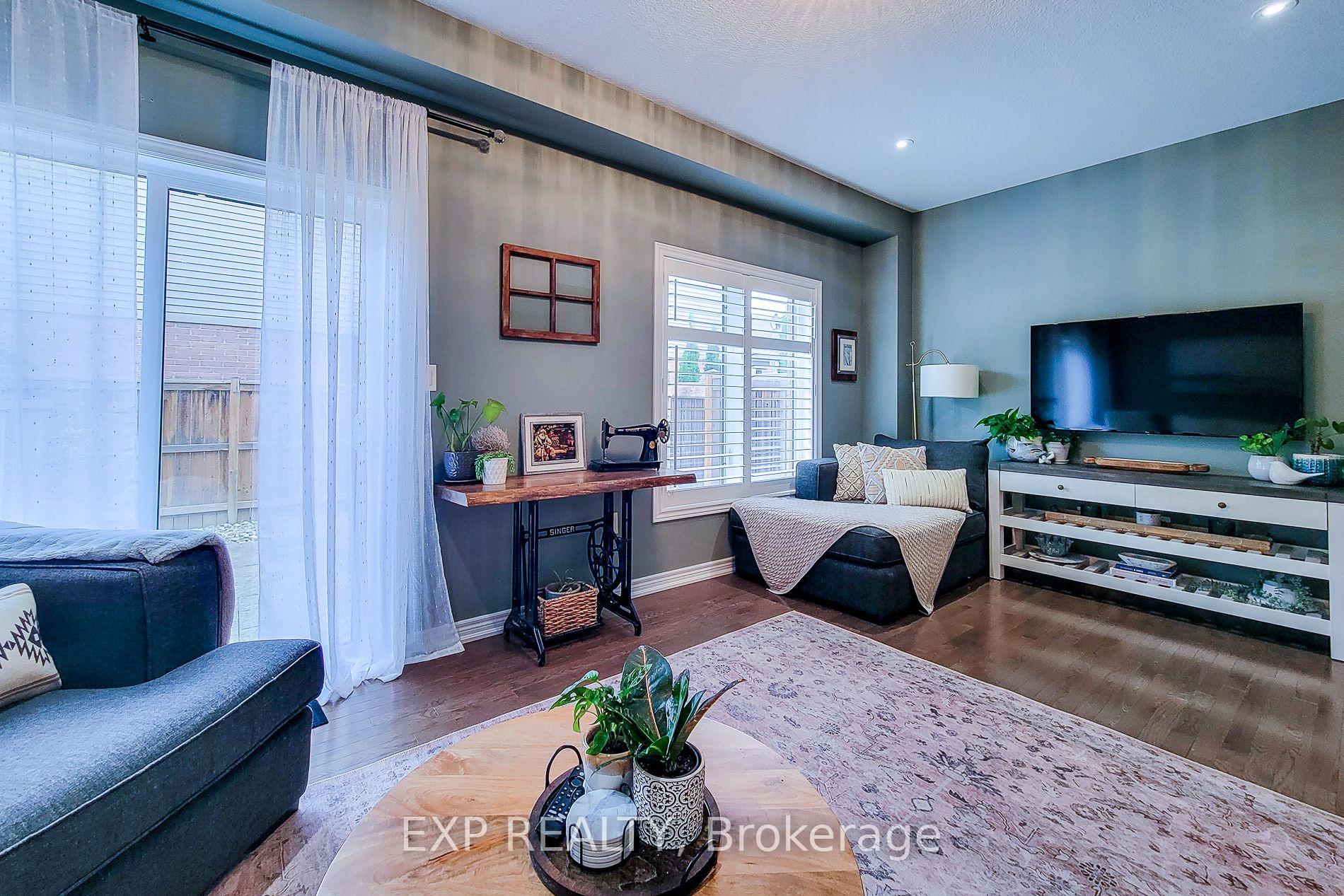 Photo 7 of 65 Royal Winter Drive, Hamilton, Binbrook — HOMEH