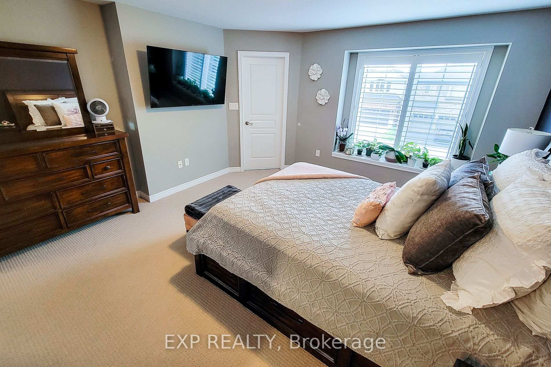 Photo 19 of 65 Royal Winter Drive, Hamilton, Binbrook — HOMEH