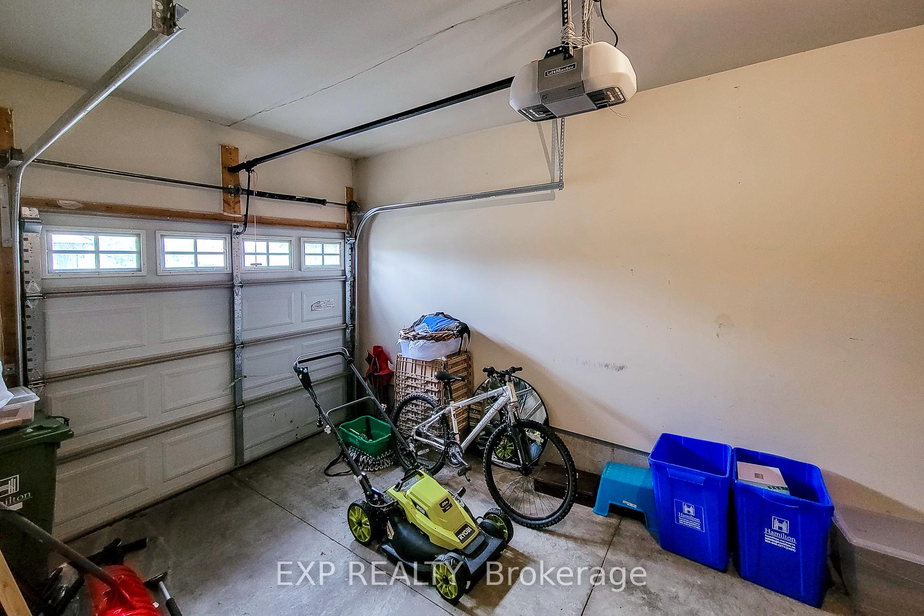 Photo 35 of 65 Royal Winter Drive, Hamilton, Binbrook — HOMEH